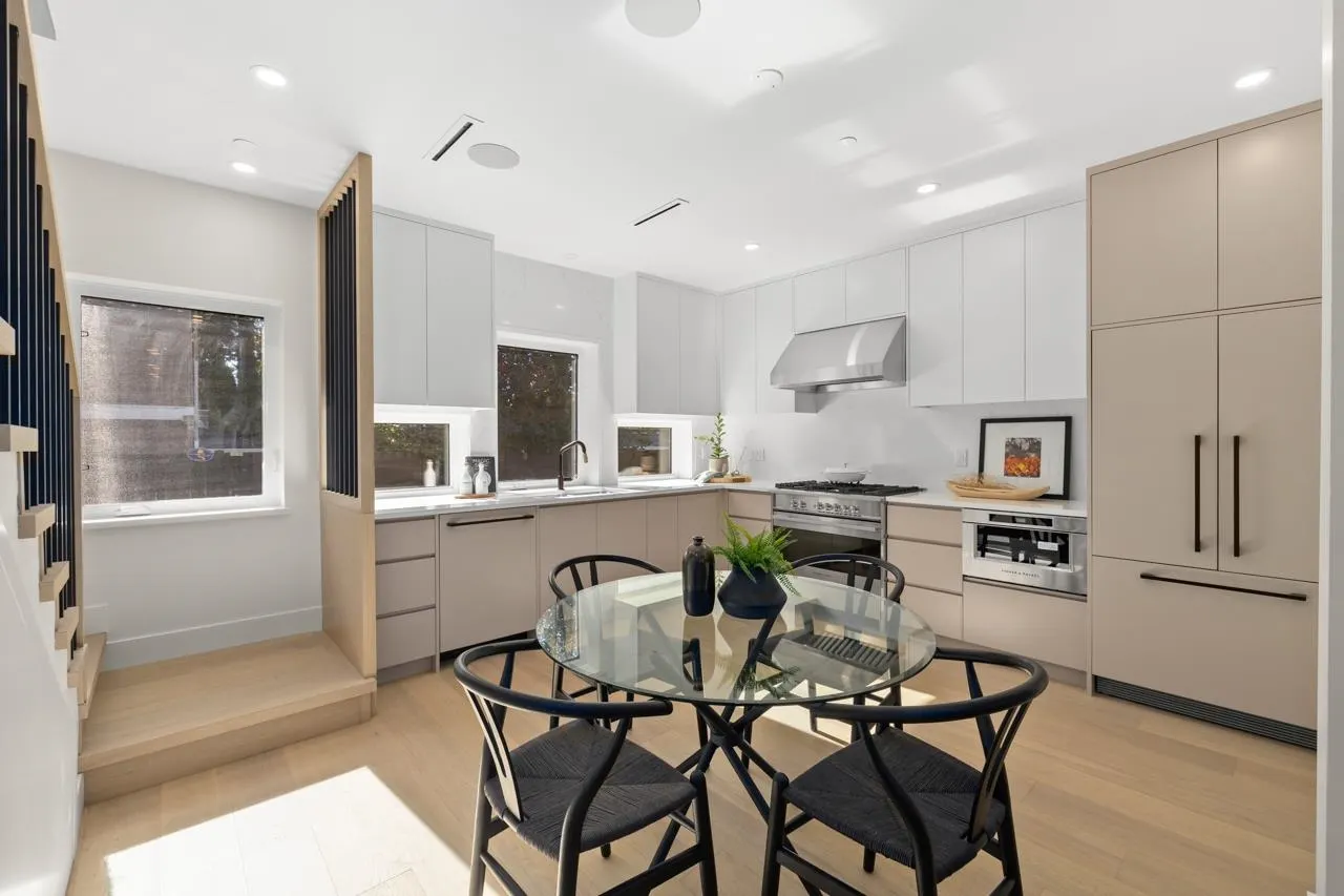 2430 W 49th Avenue