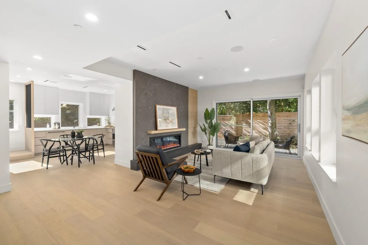 2430 W 49th Avenue