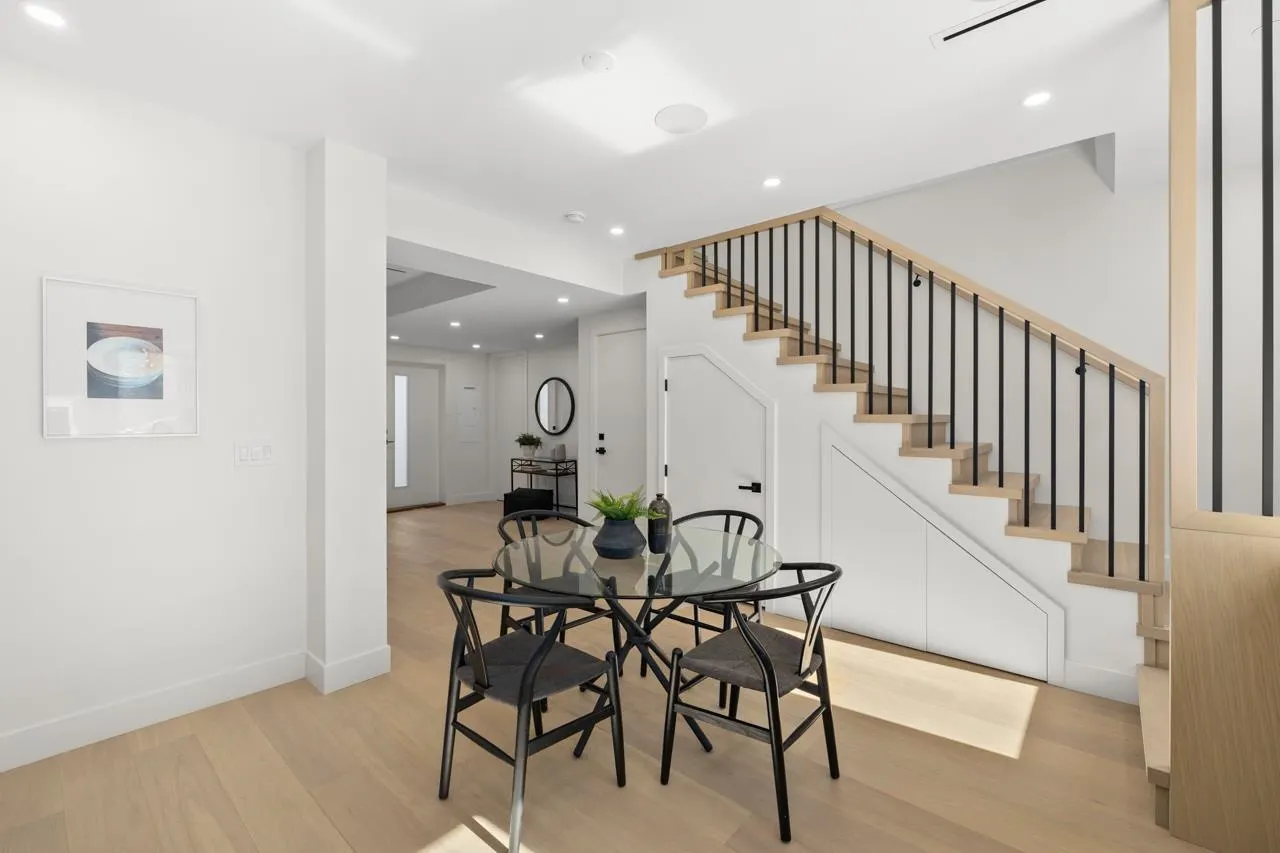 2430 W 49th Avenue