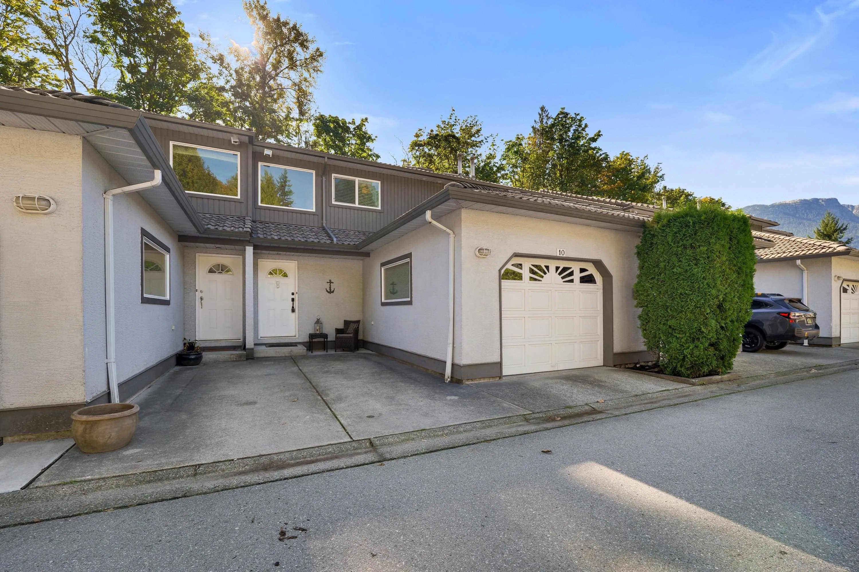 10 2401 Mamquam Road