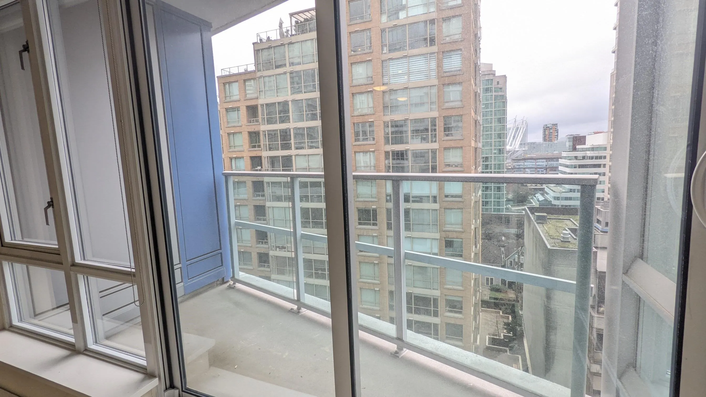 906 833 Homer Street