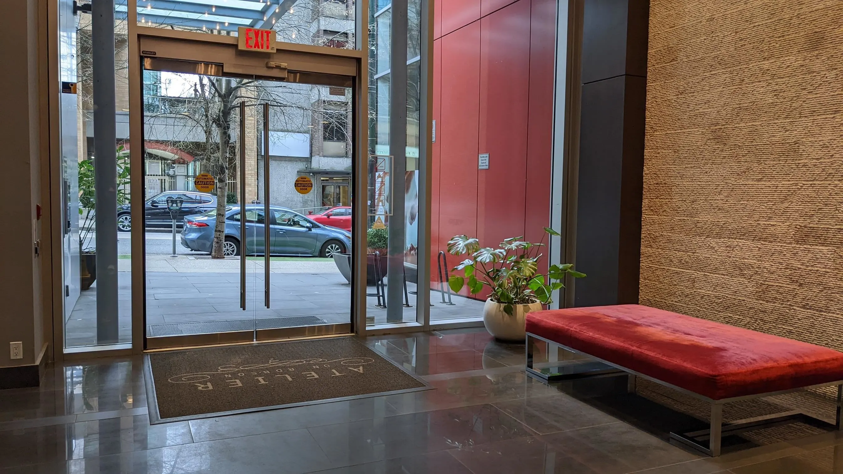 906 833 Homer Street