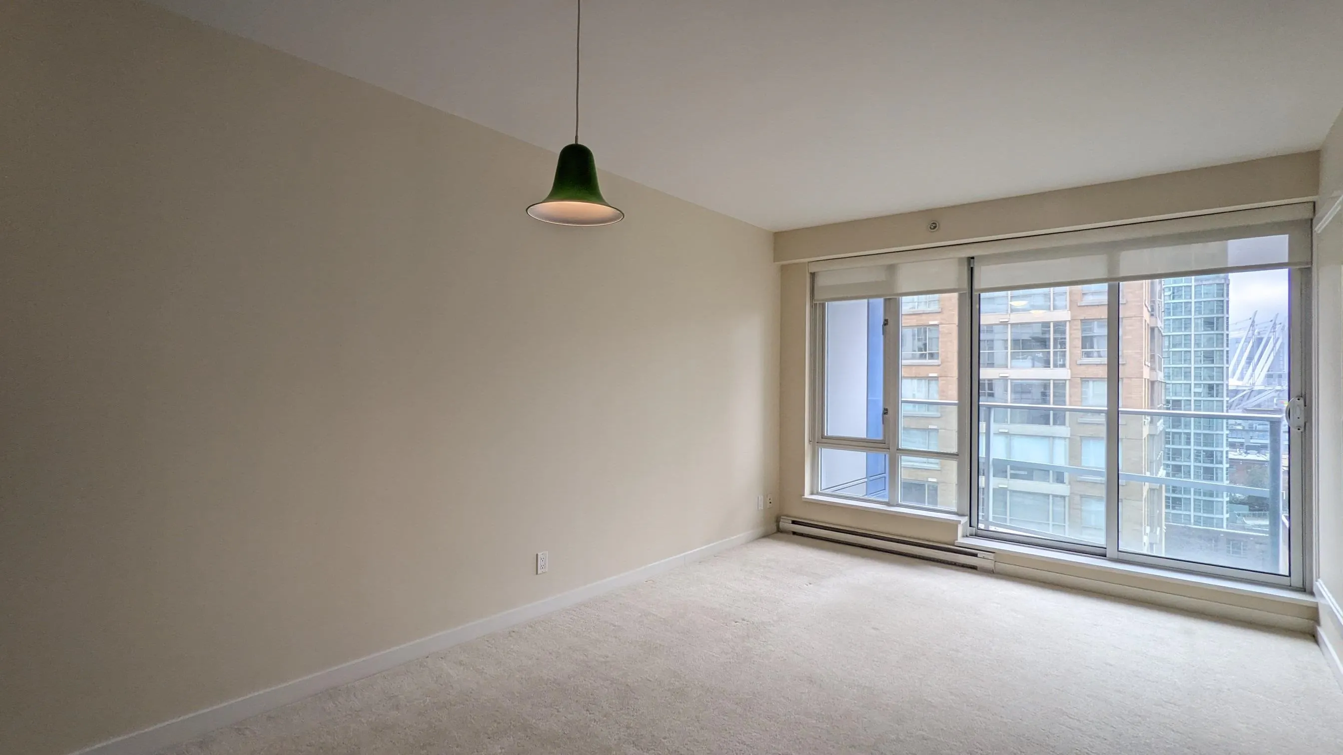 906 833 Homer Street