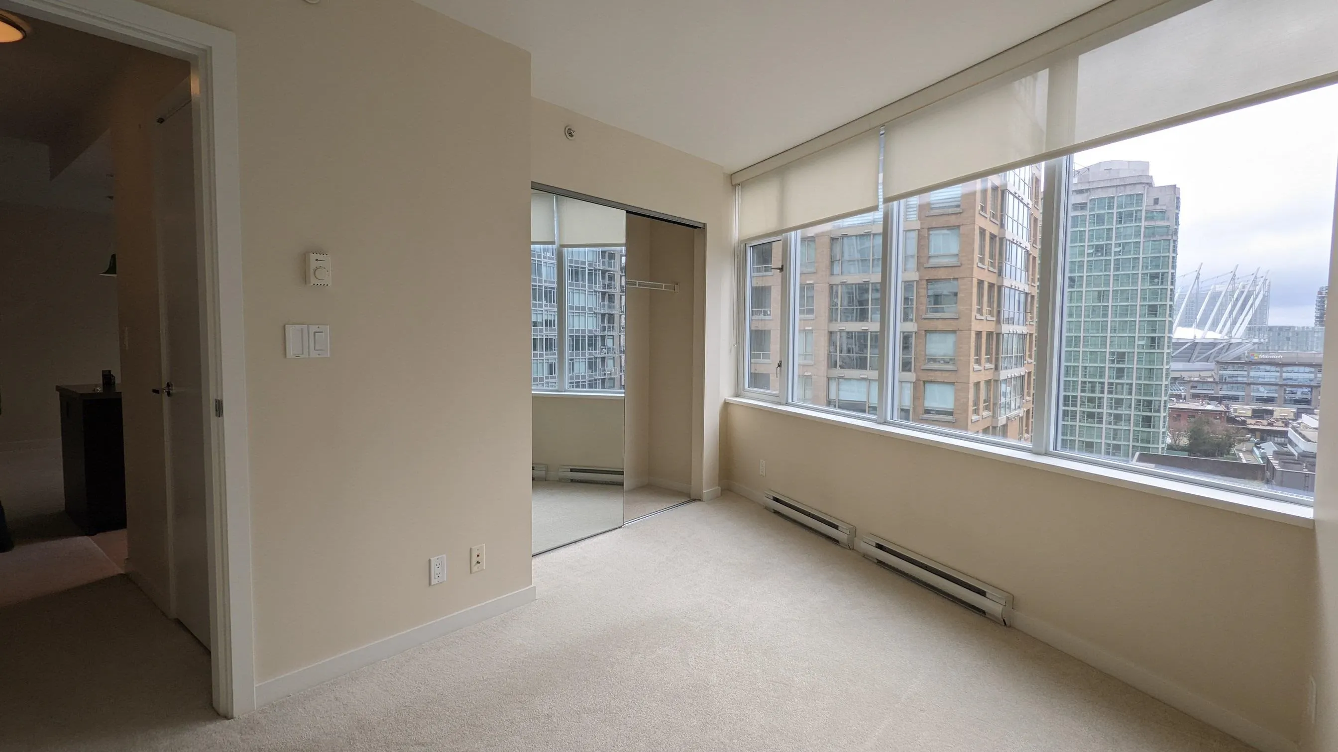 906 833 Homer Street