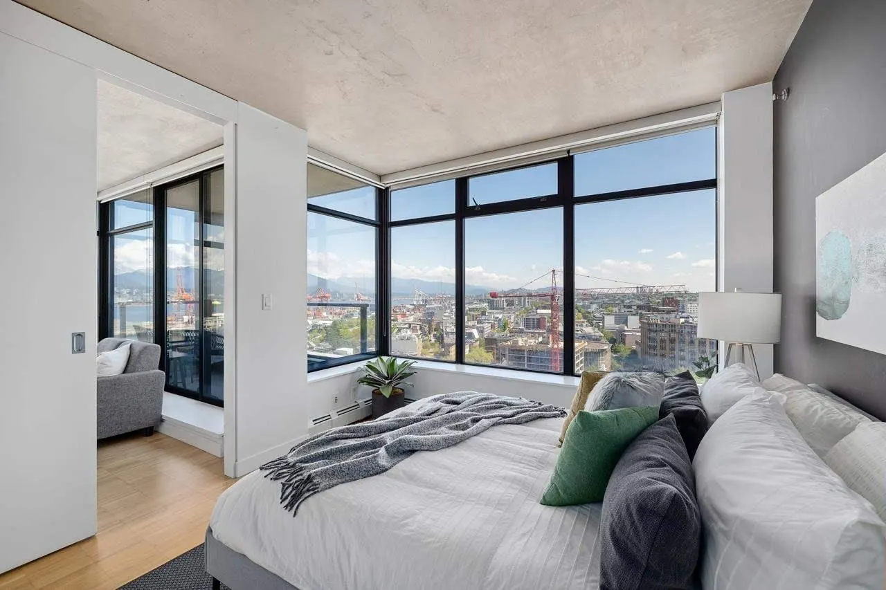1701 108 W Cordova Street