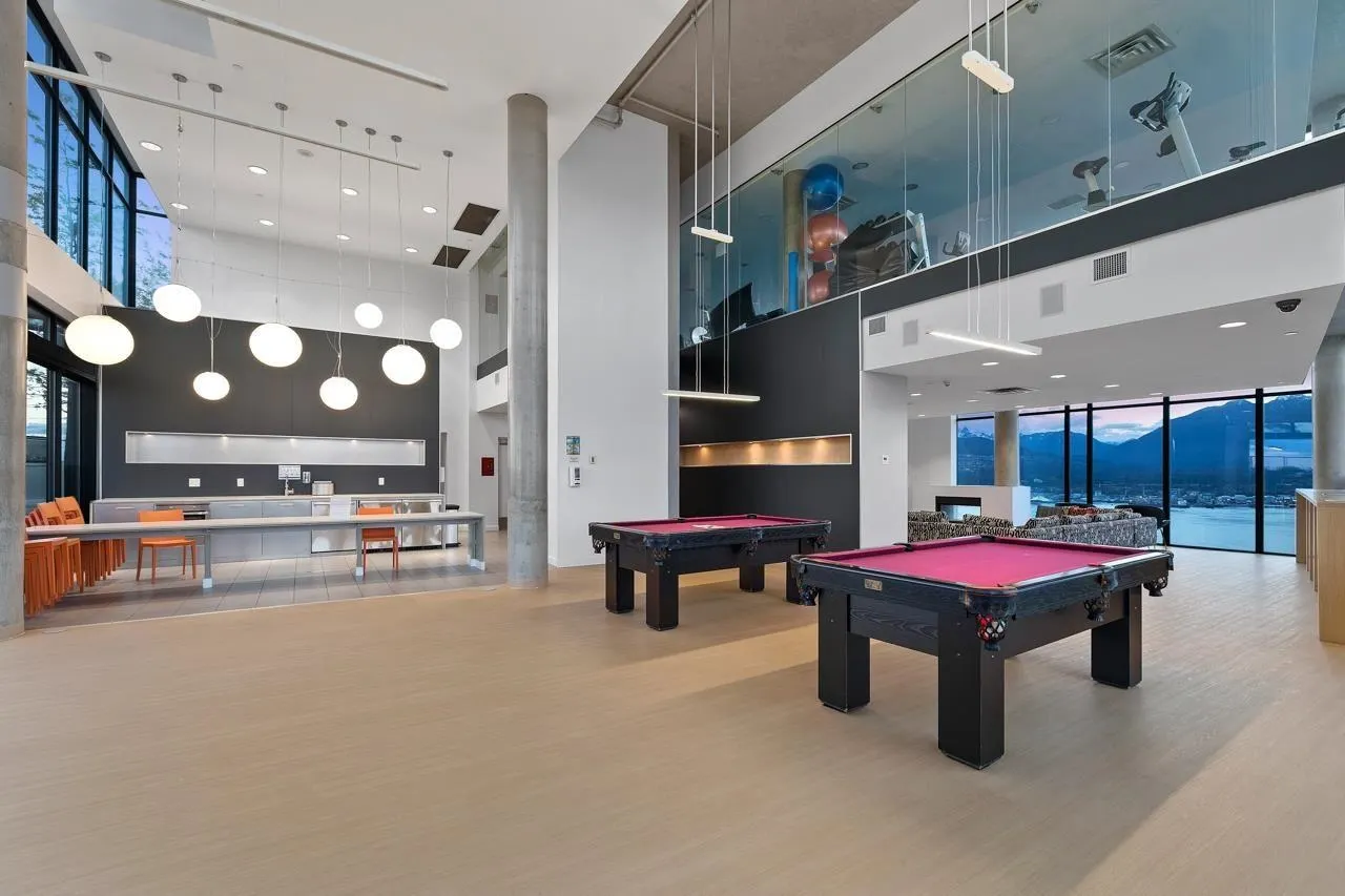 1701 108 W Cordova Street