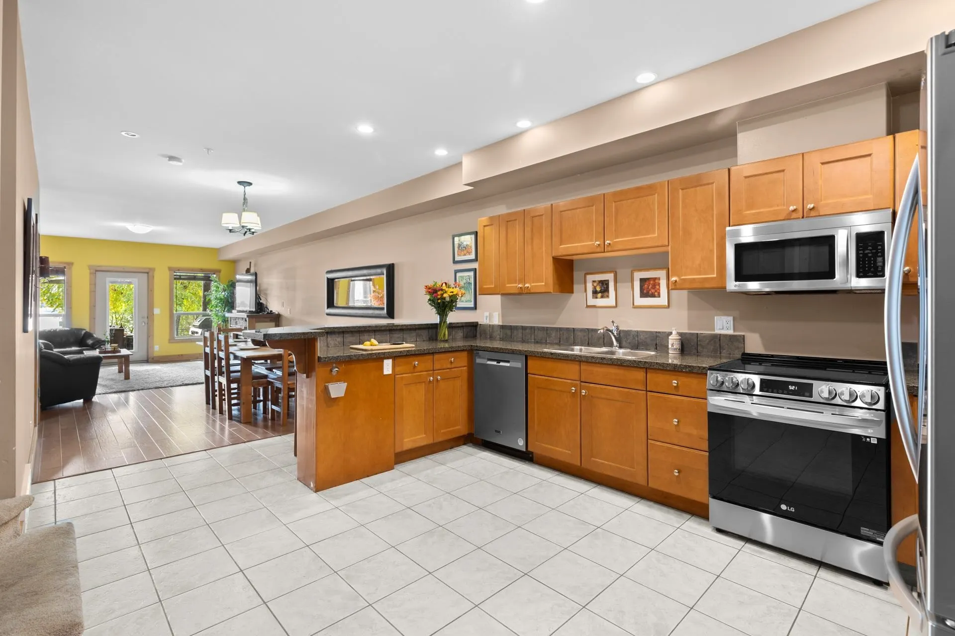 104 5401 Lakeshore Drive