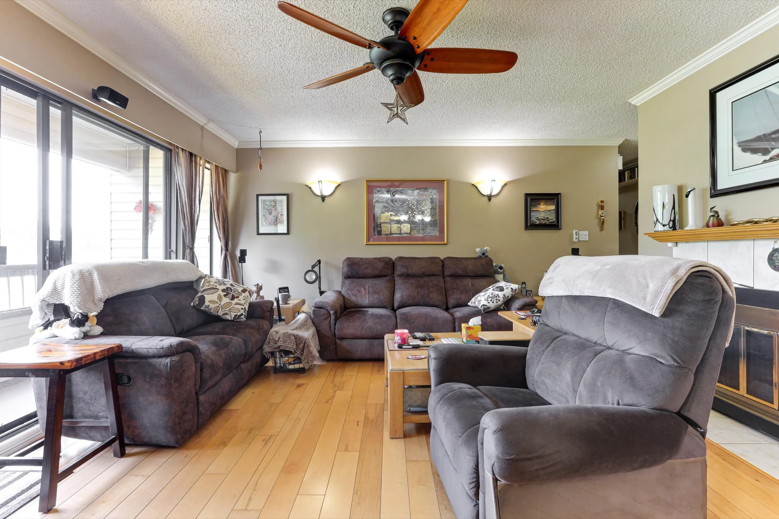 301 1048 King Albert Avenue