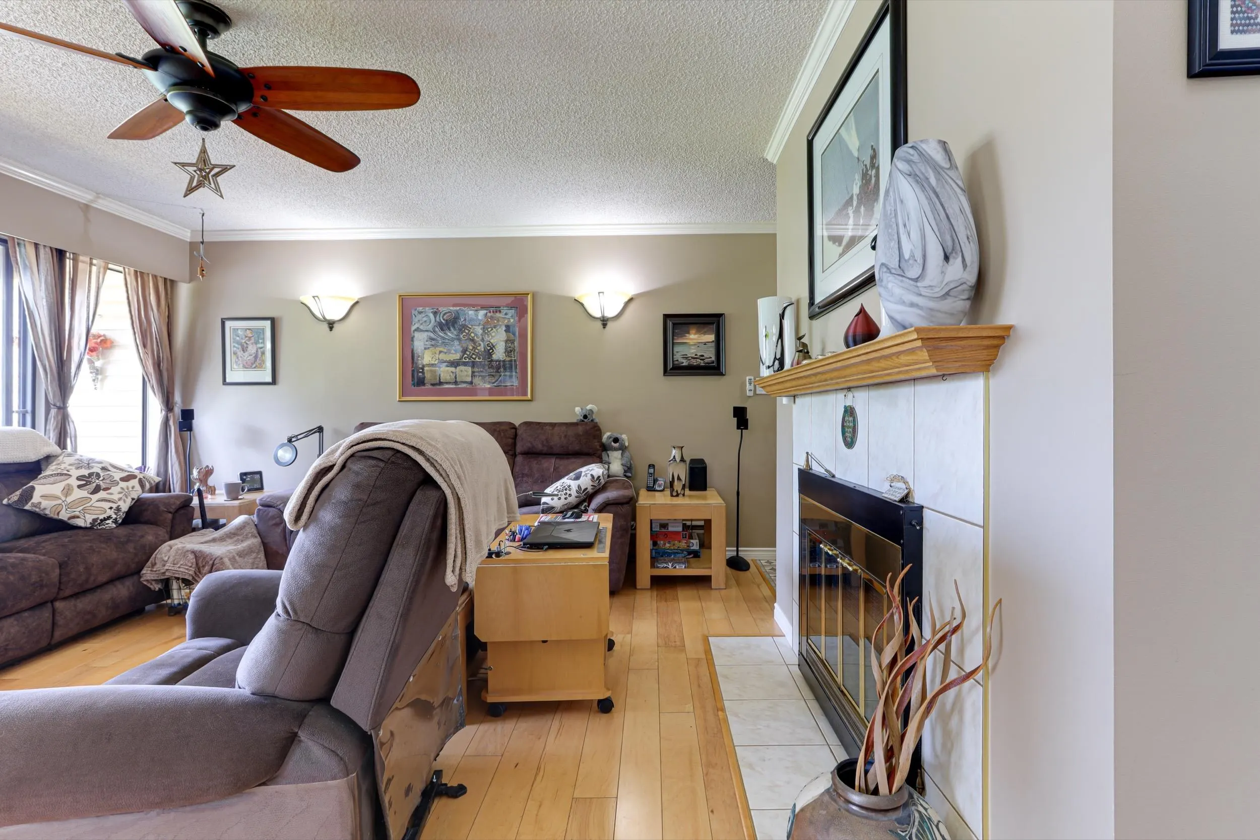 301 1048 King Albert Avenue
