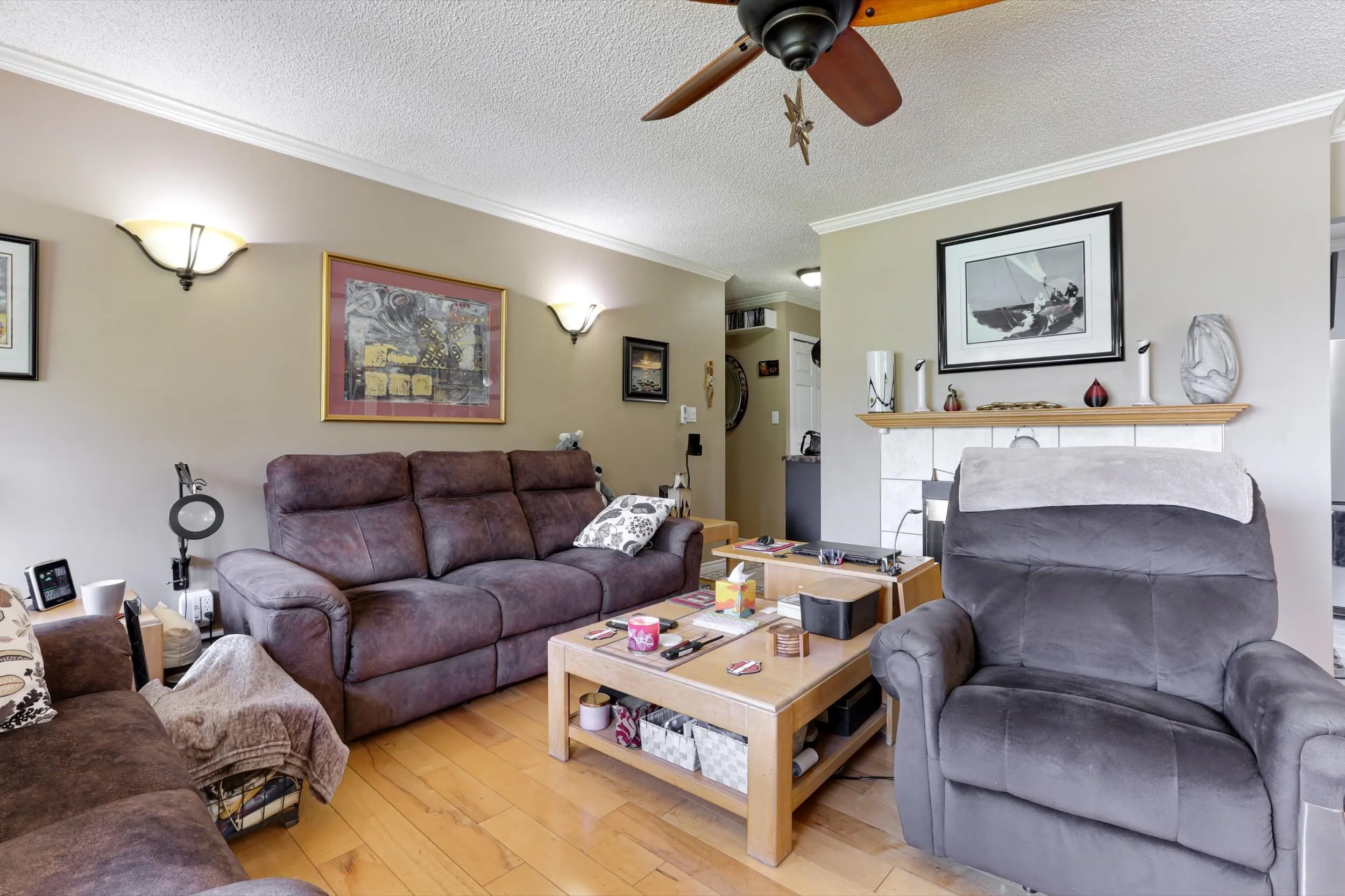 301 1048 King Albert Avenue