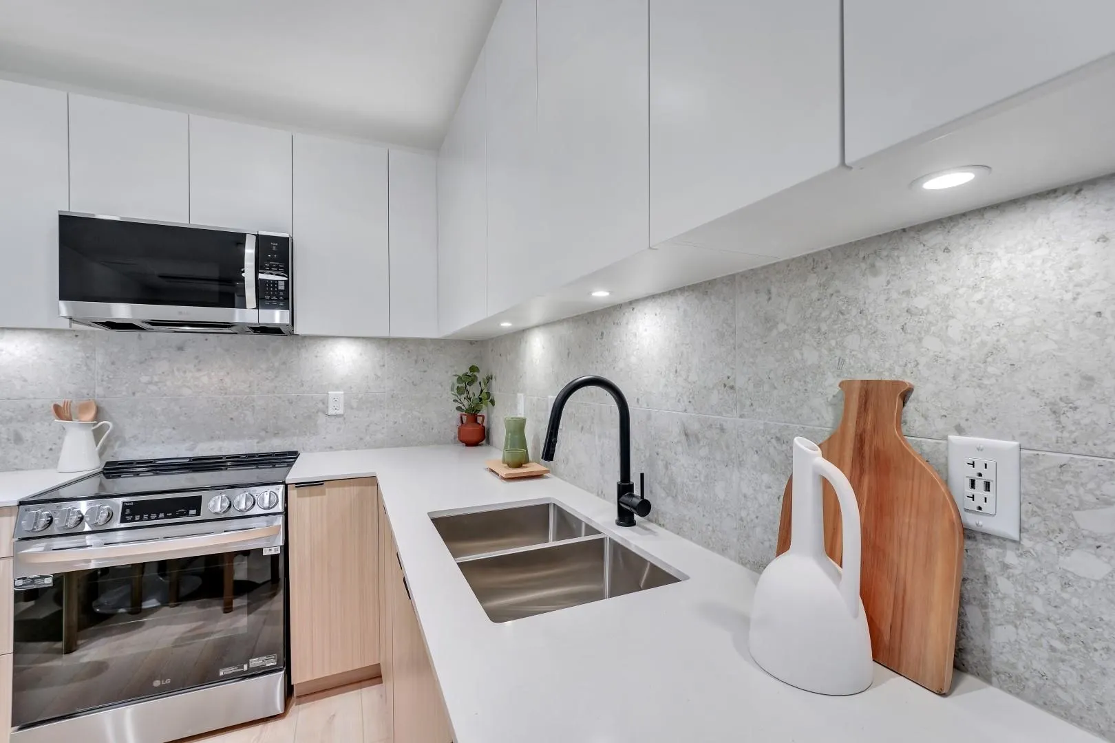B206 5360 204th Street