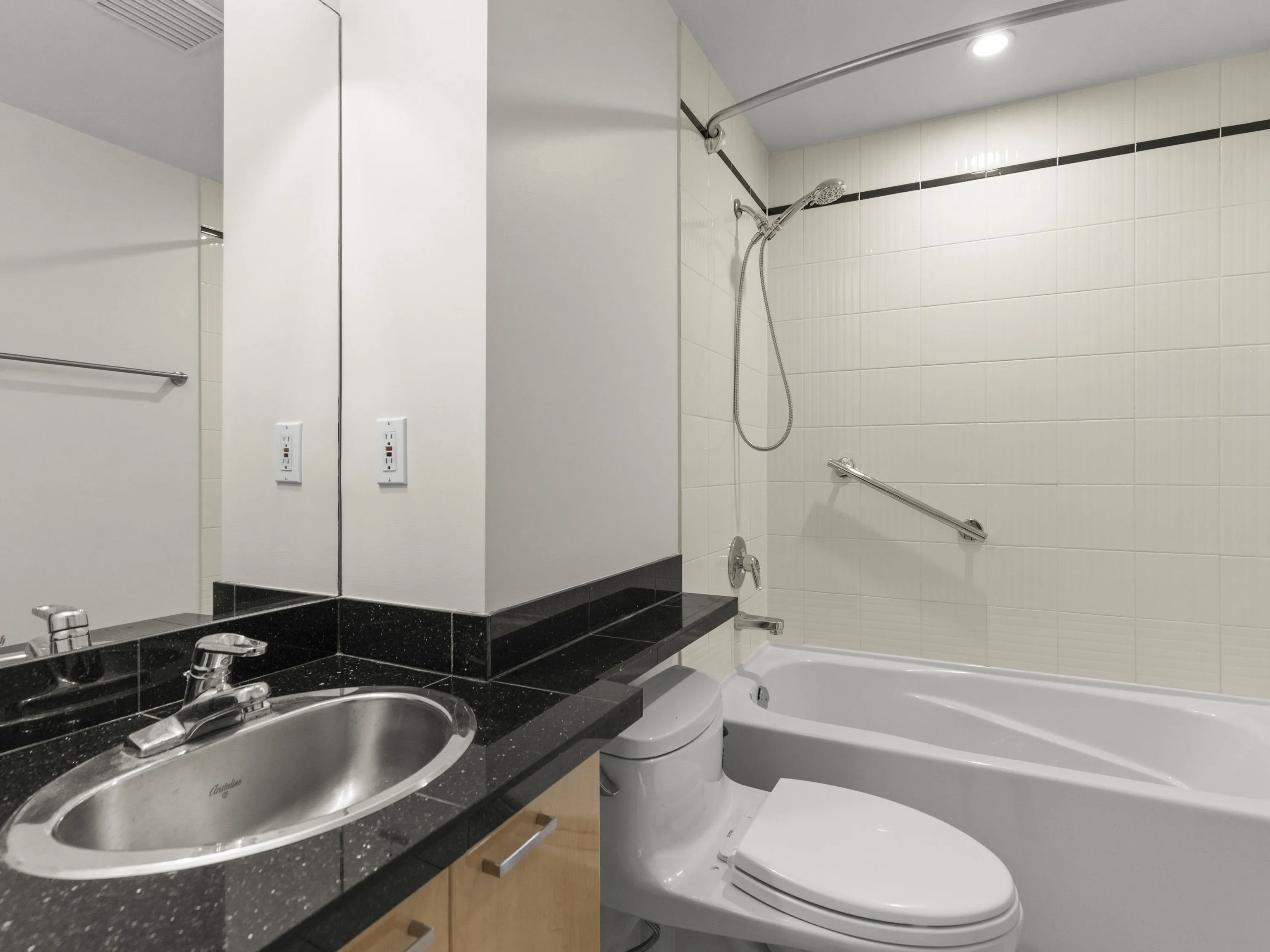 612 2228 Marstrand Avenue