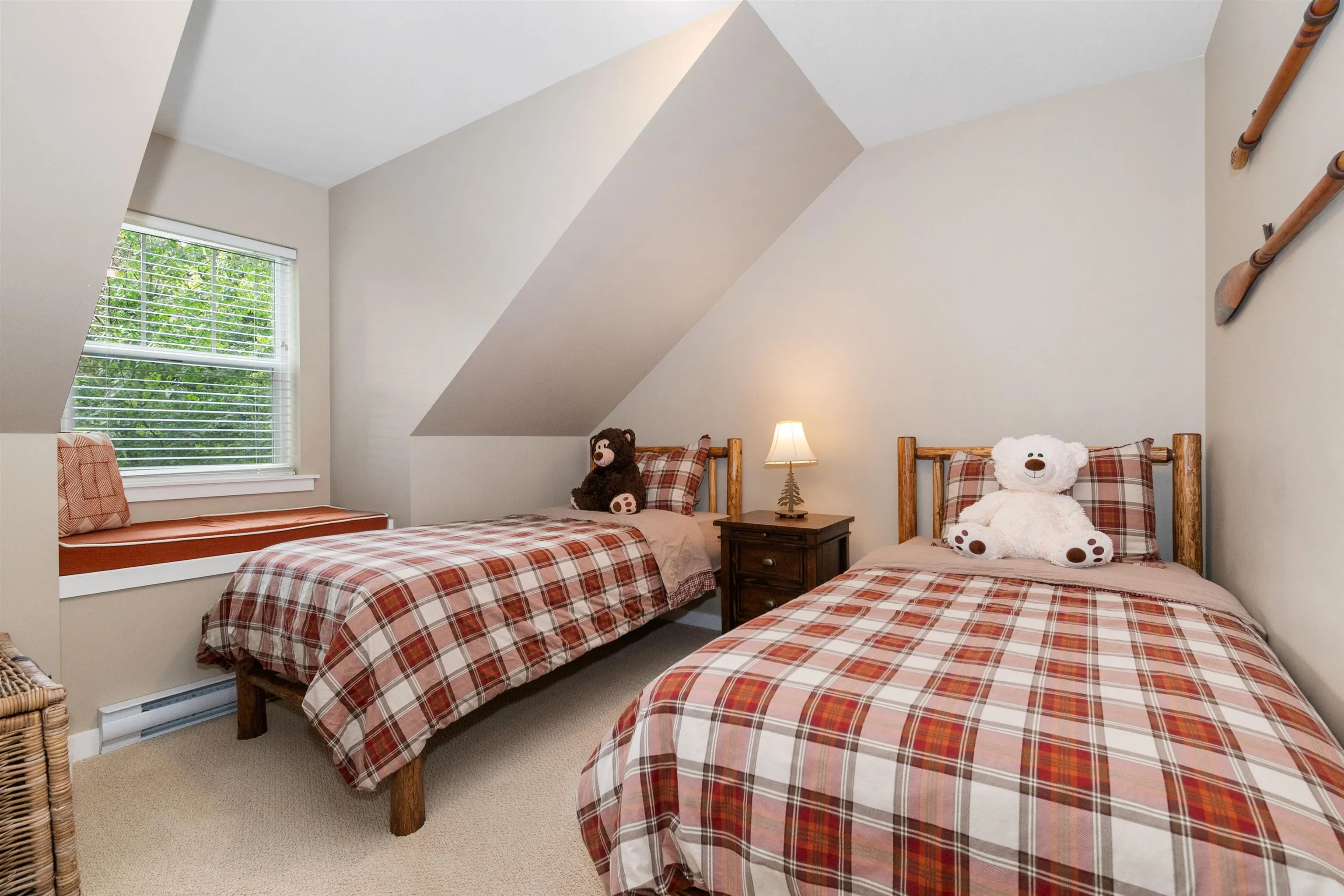 1820 Ravenwood Trail