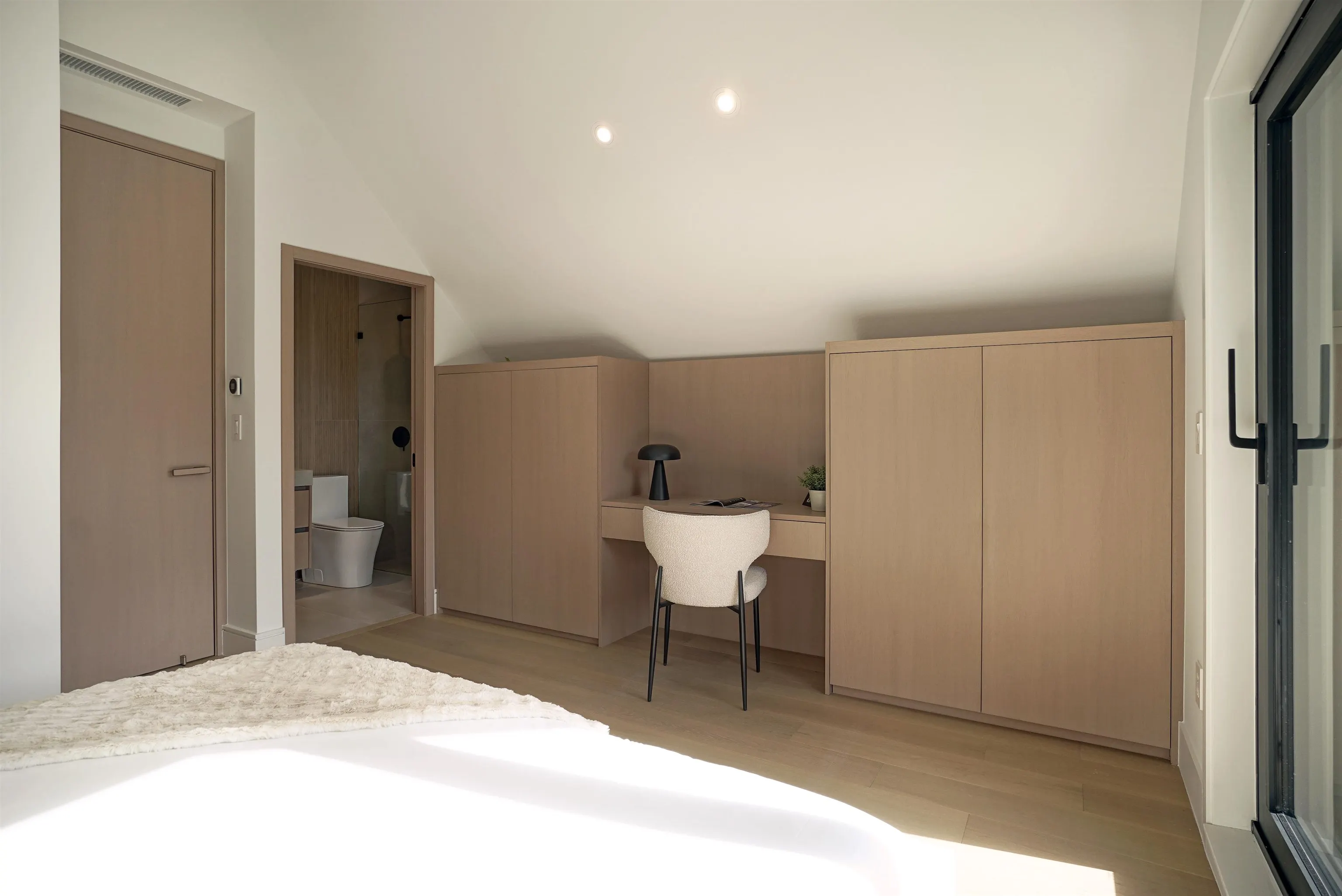 2 3460 W 14th Avenue