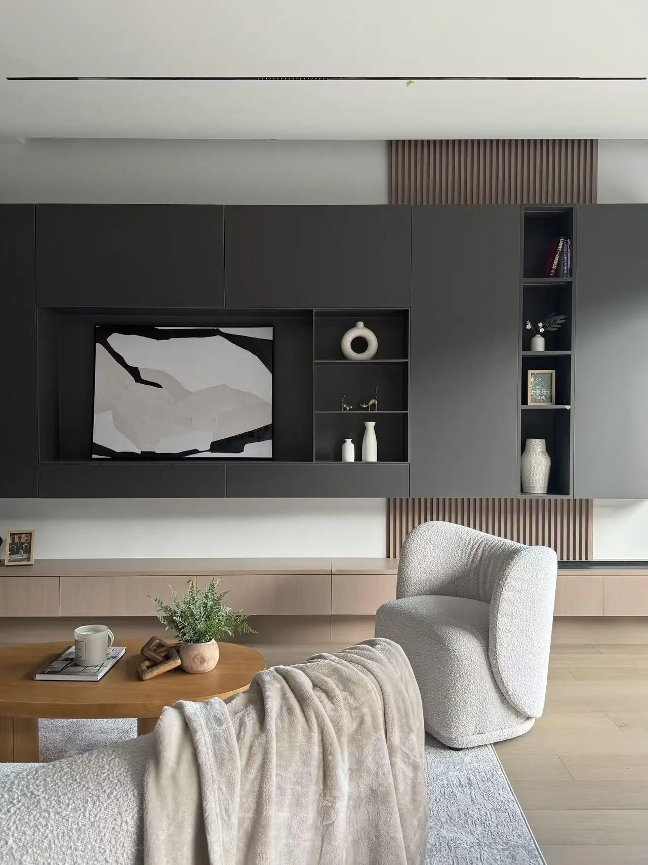 2 3460 W 14th Avenue