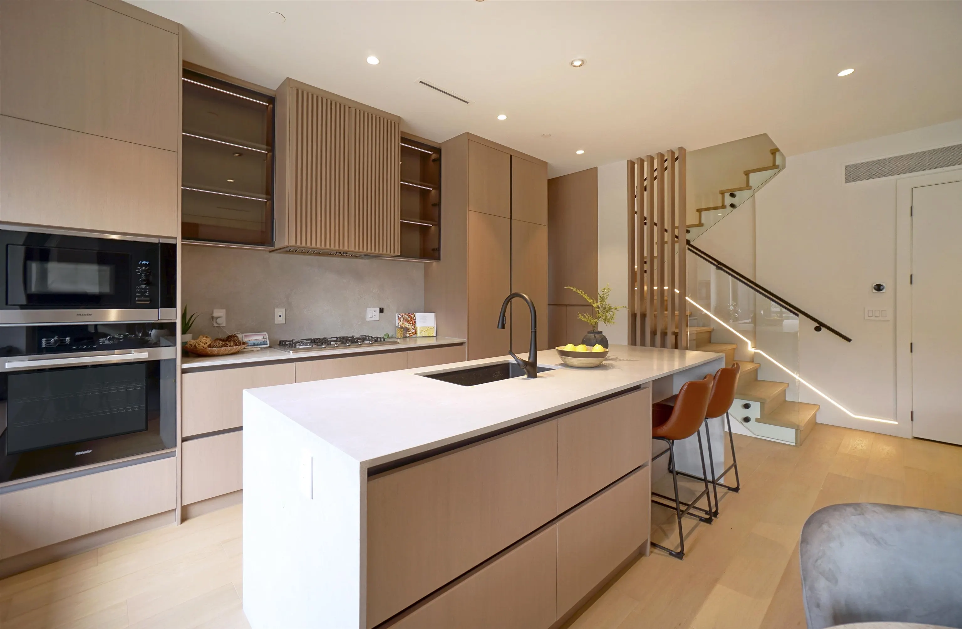 2 3460 W 14th Avenue