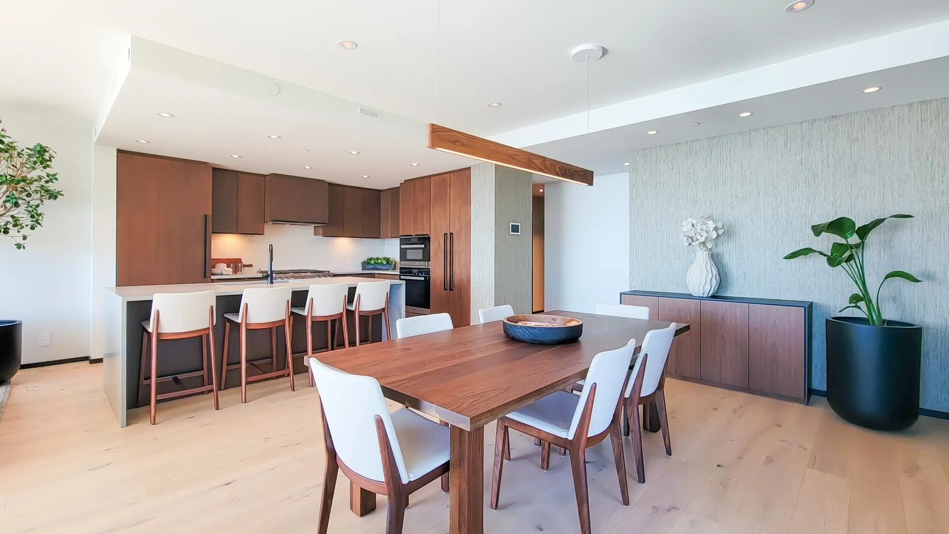 1201 3315 Cypress Place