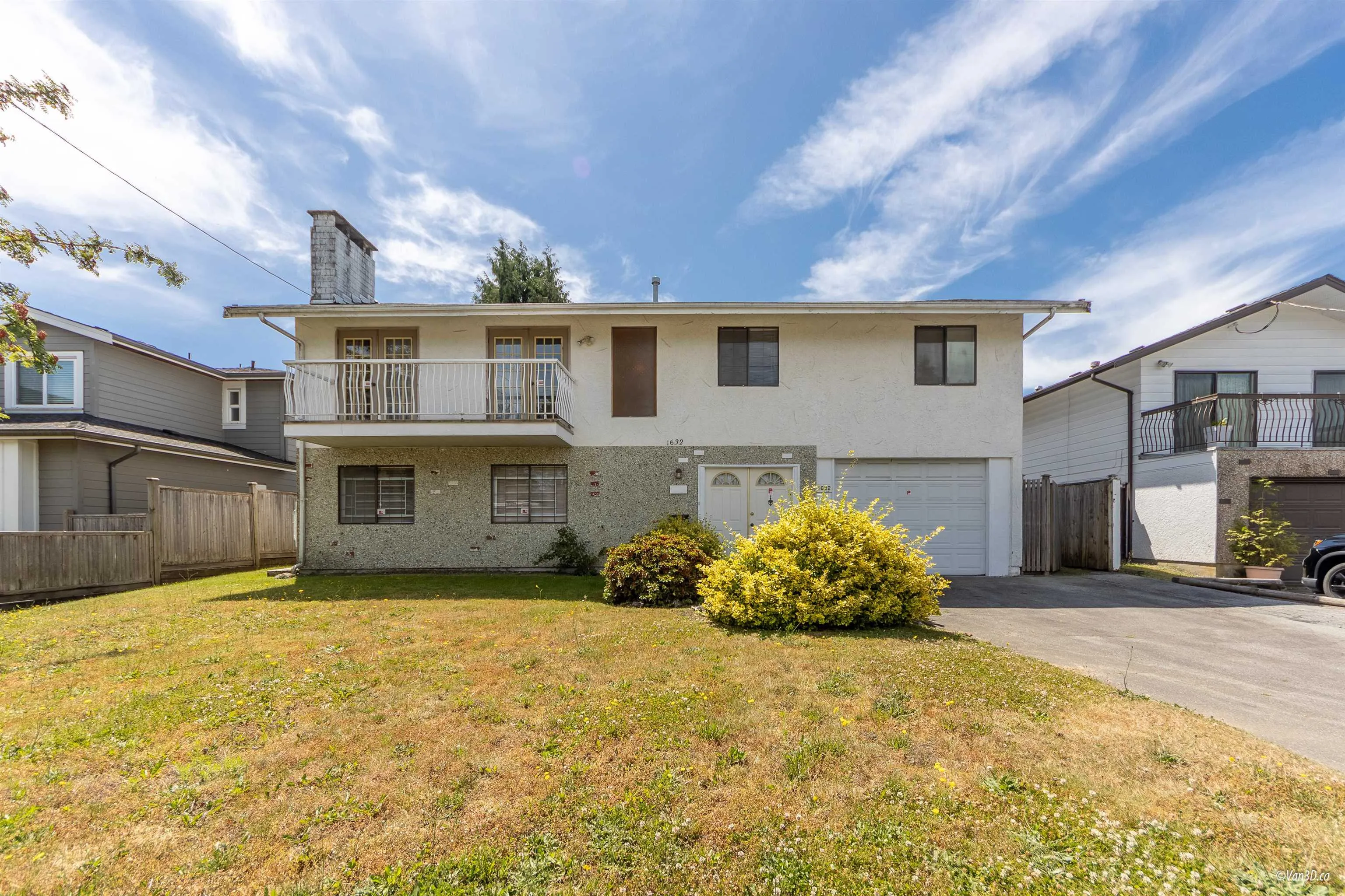 1632 Como Lake Avenue
