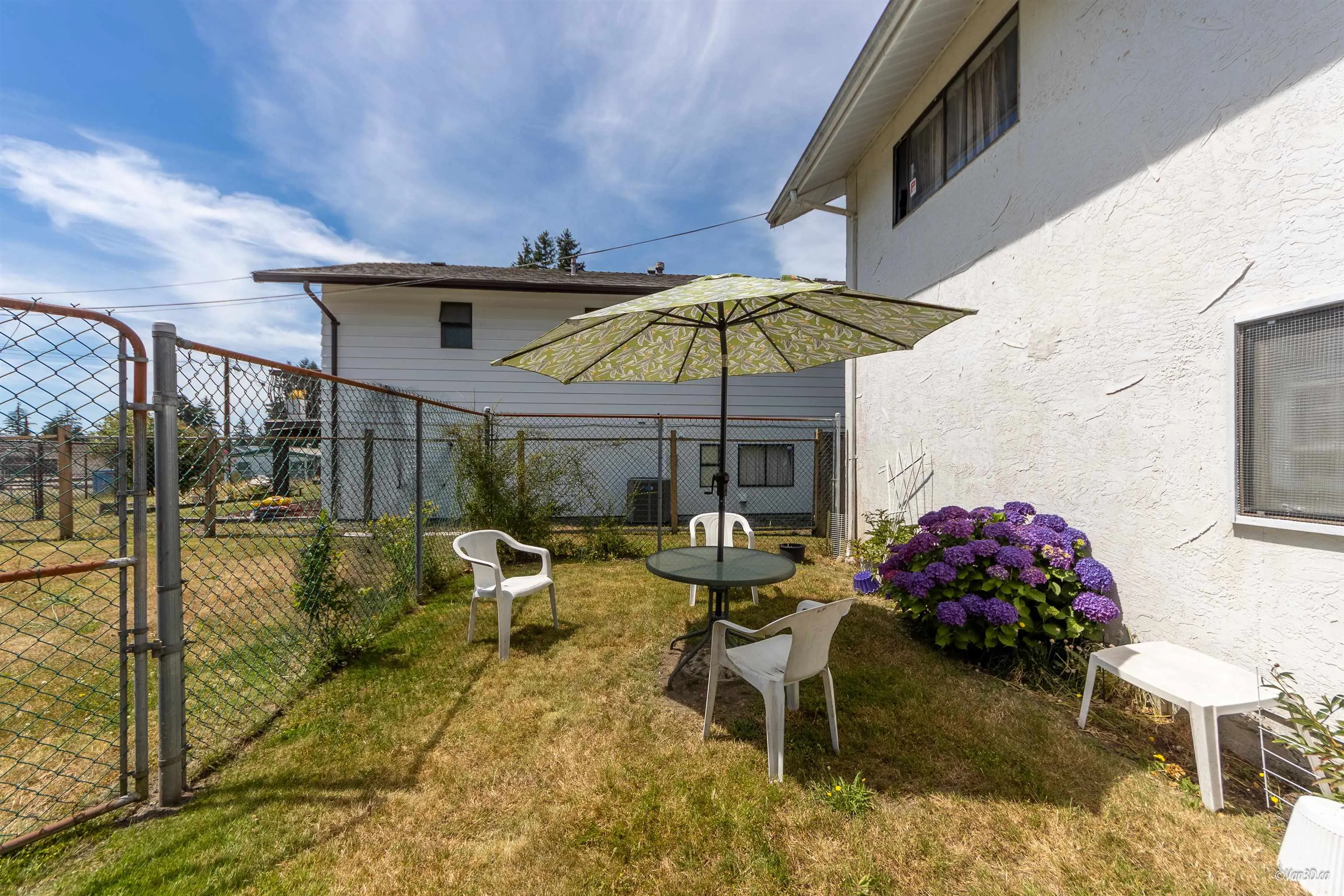 1632 Como Lake Avenue