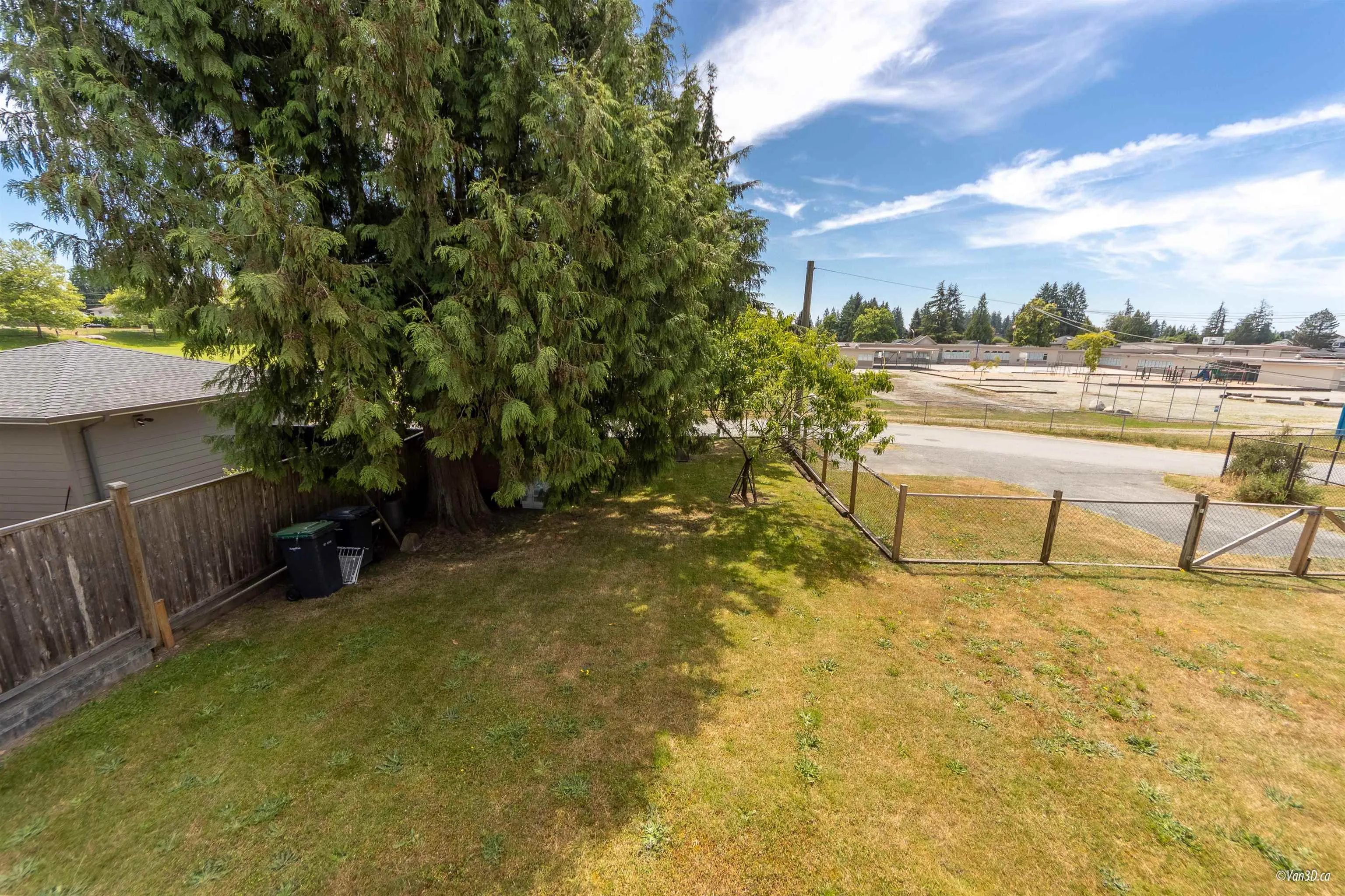 1632 Como Lake Avenue