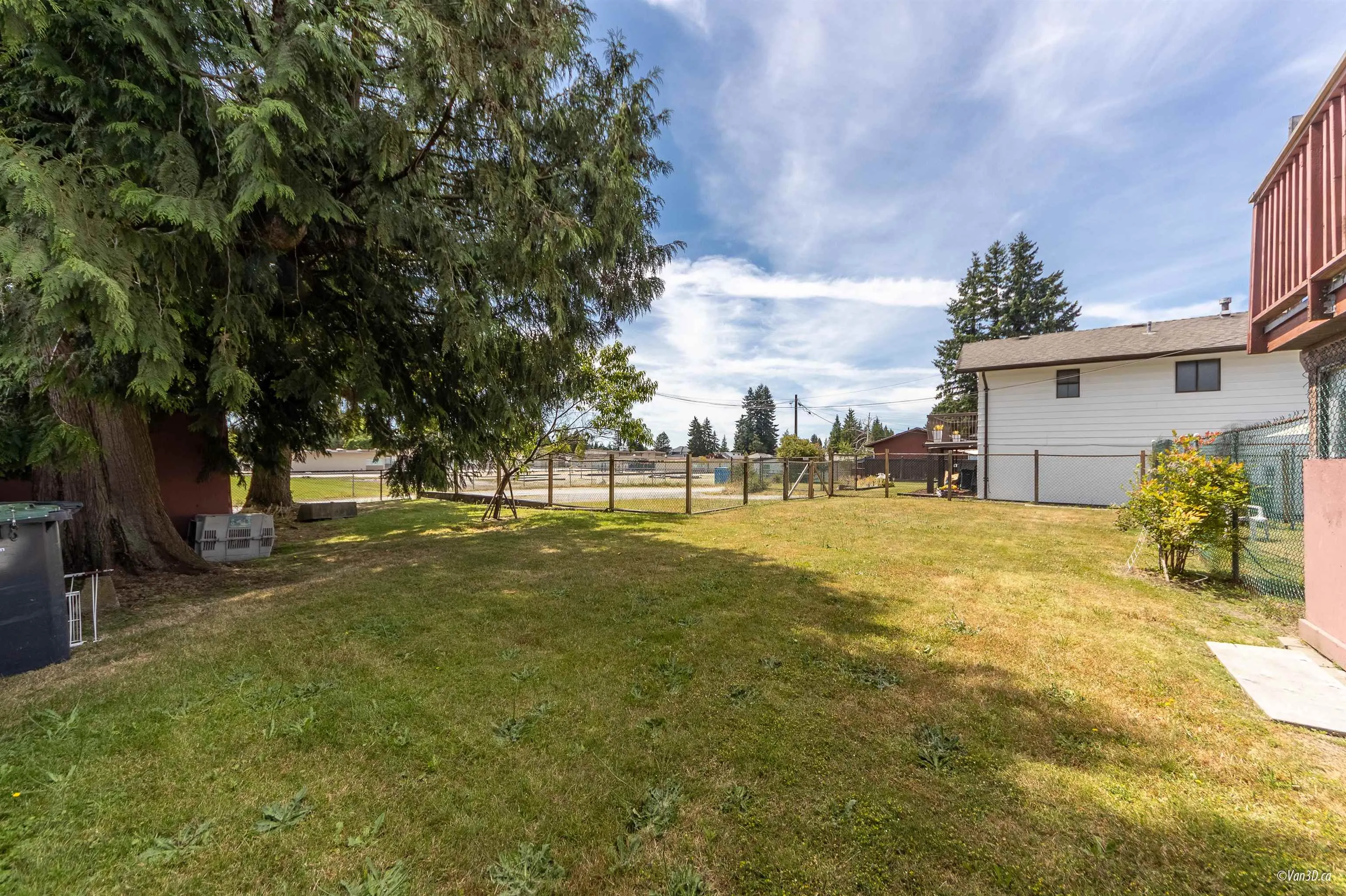 1632 Como Lake Avenue