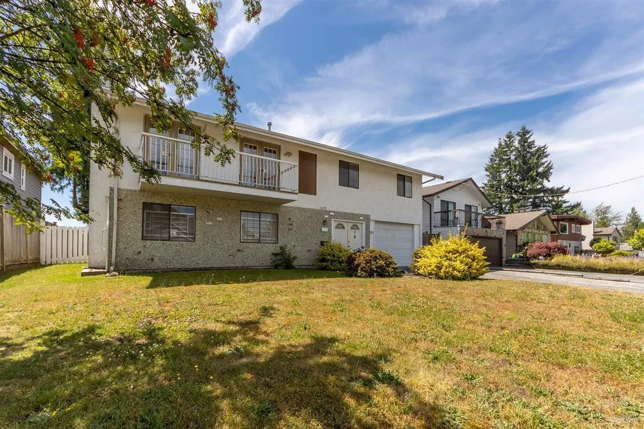 1632 Como Lake Avenue
