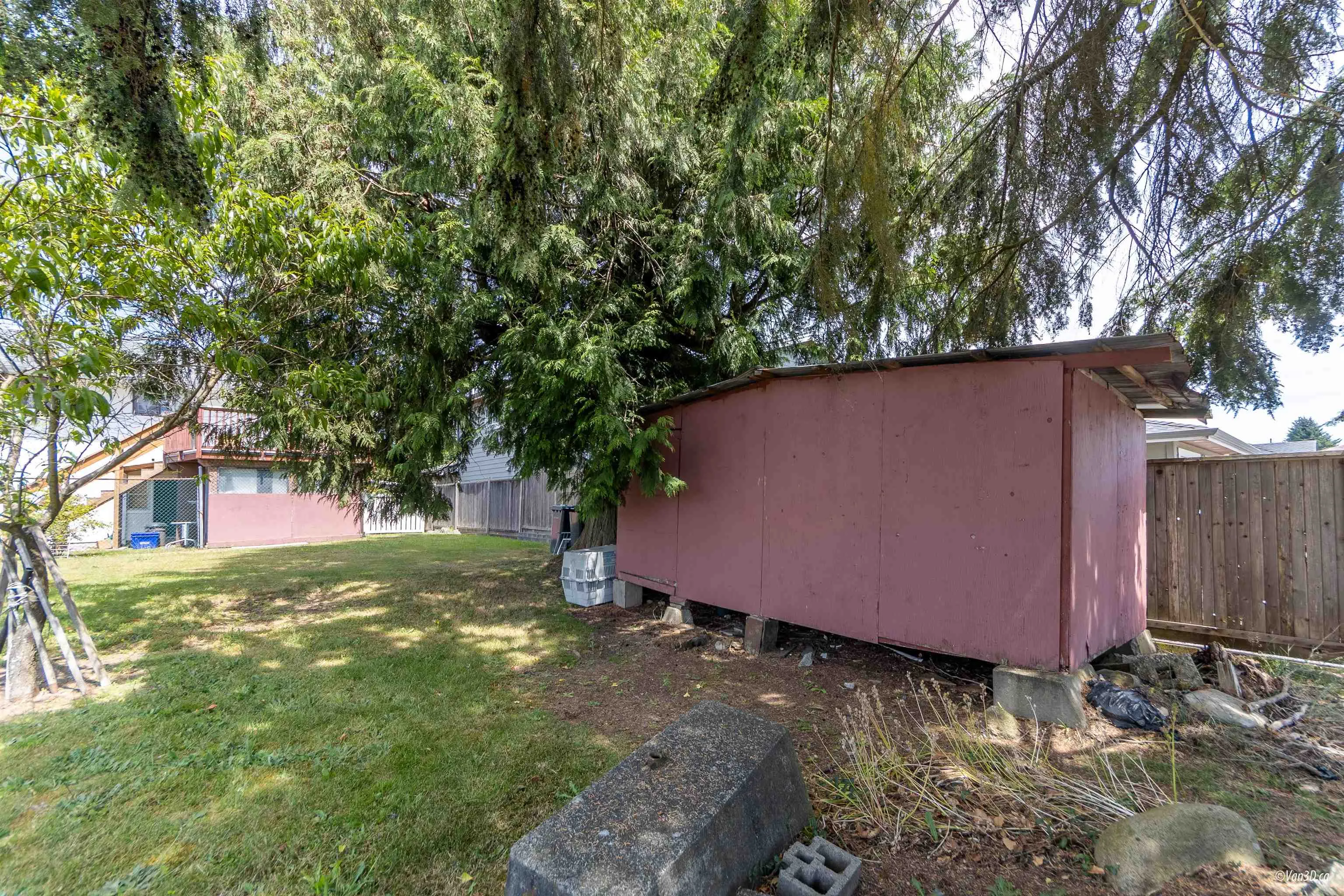1632 Como Lake Avenue