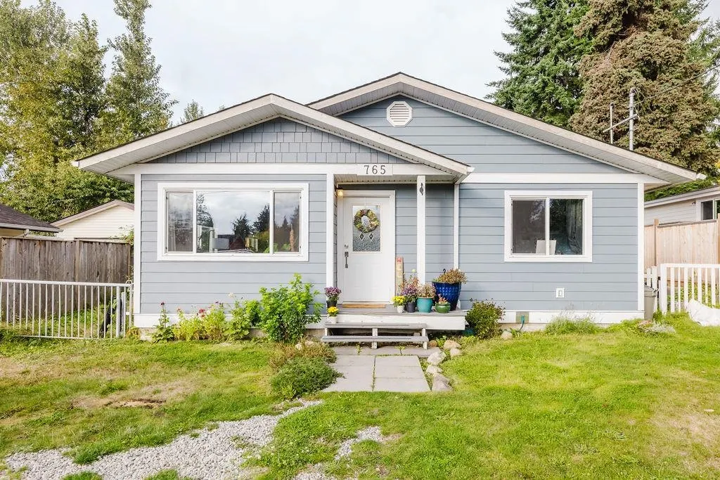765 Cascade Crescent