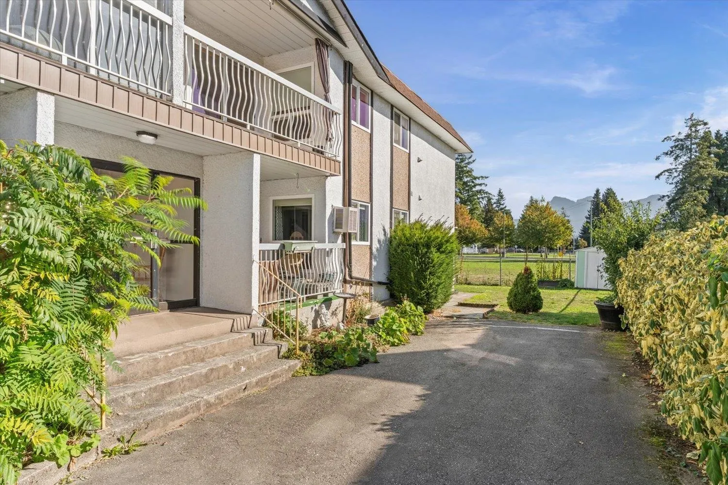 203 9516 Rotary Street