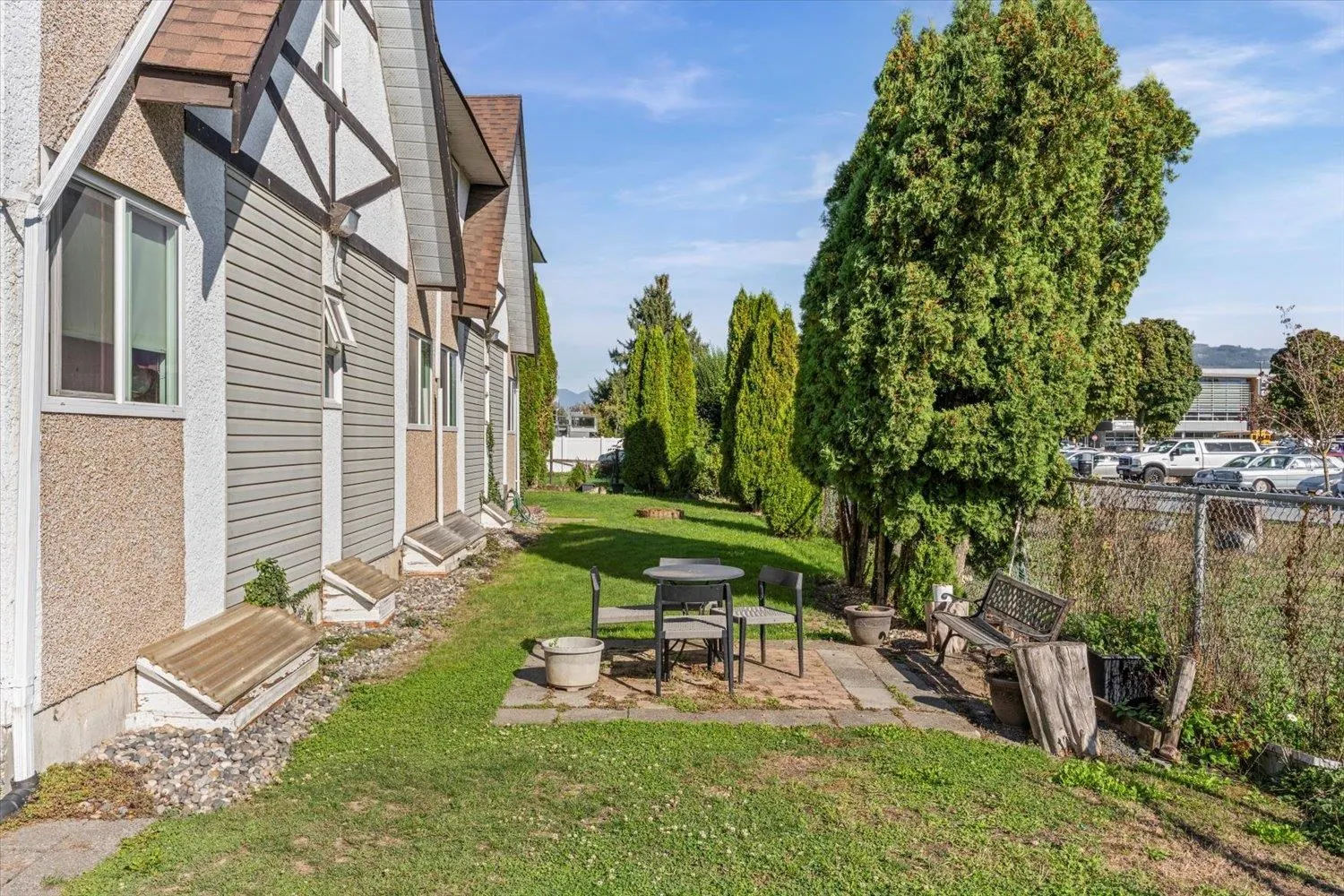 203 9516 Rotary Street