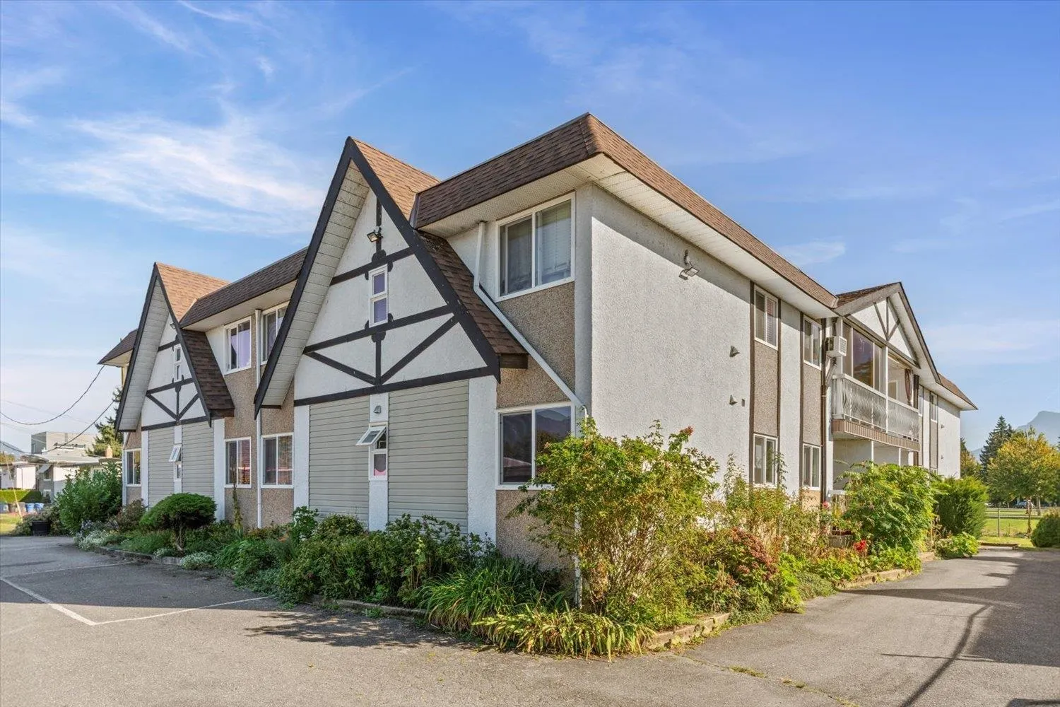 203 9516 Rotary Street