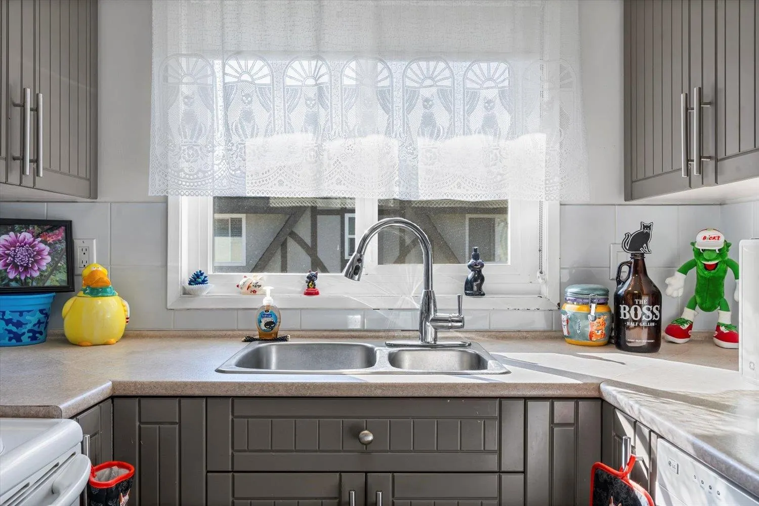 203 9516 Rotary Street