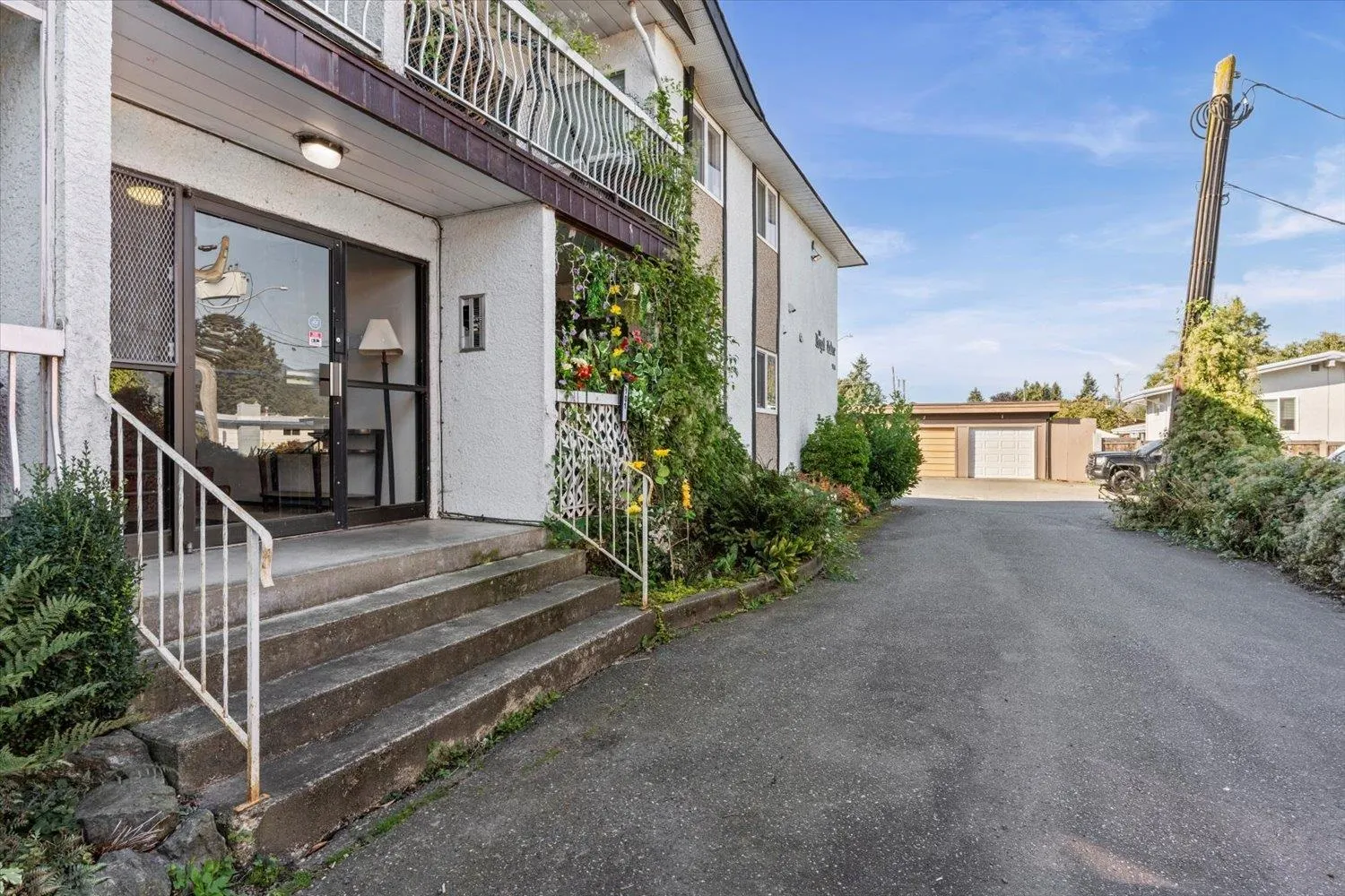 203 9516 Rotary Street