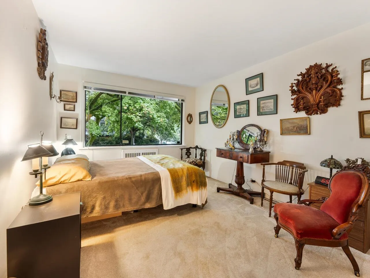 201 1695 W 10th Avenue