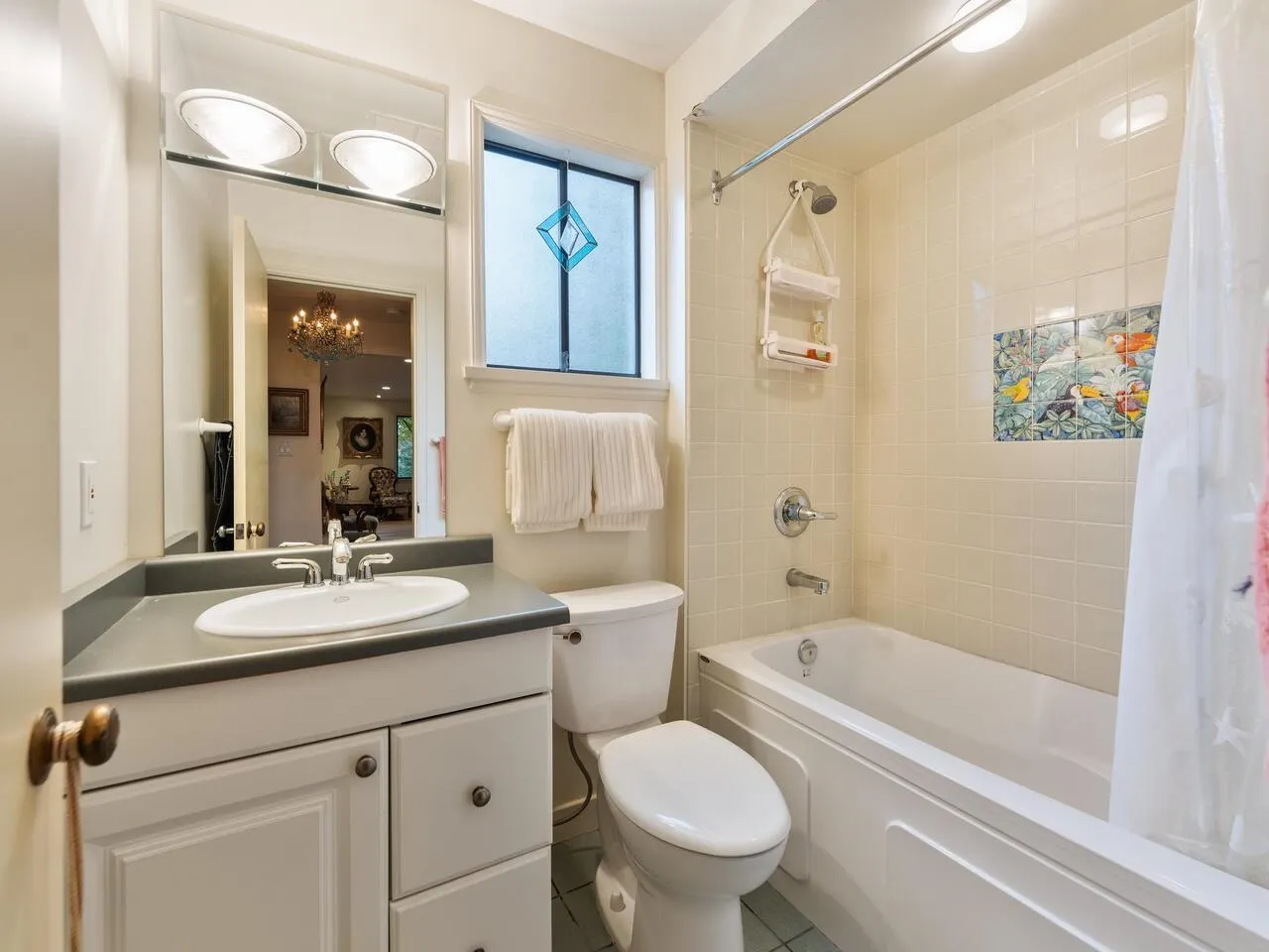 201 1695 W 10th Avenue