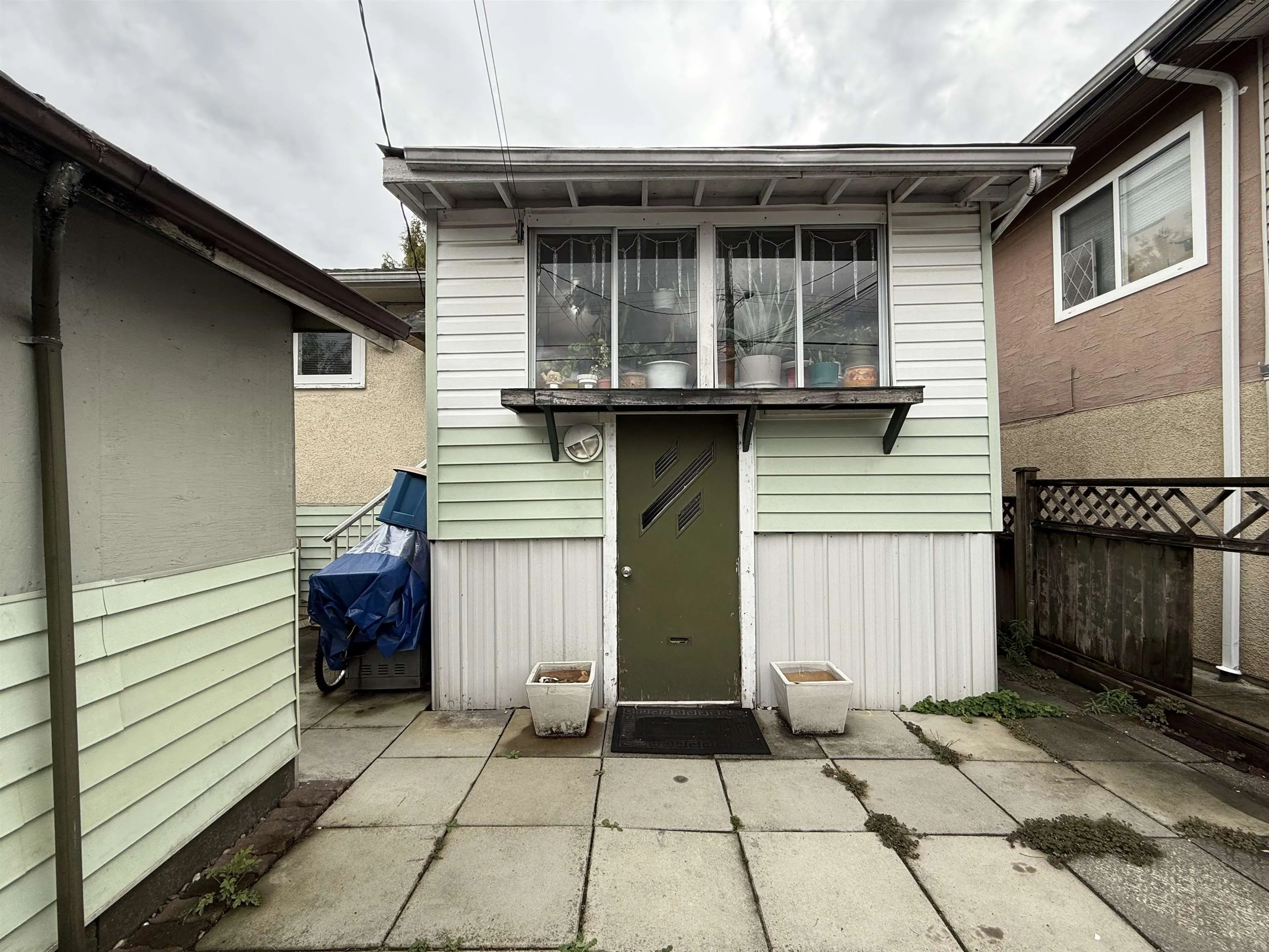 5828 Kerr Street