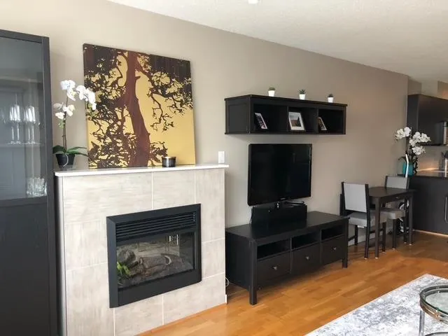 1707 4178 Dawson Street