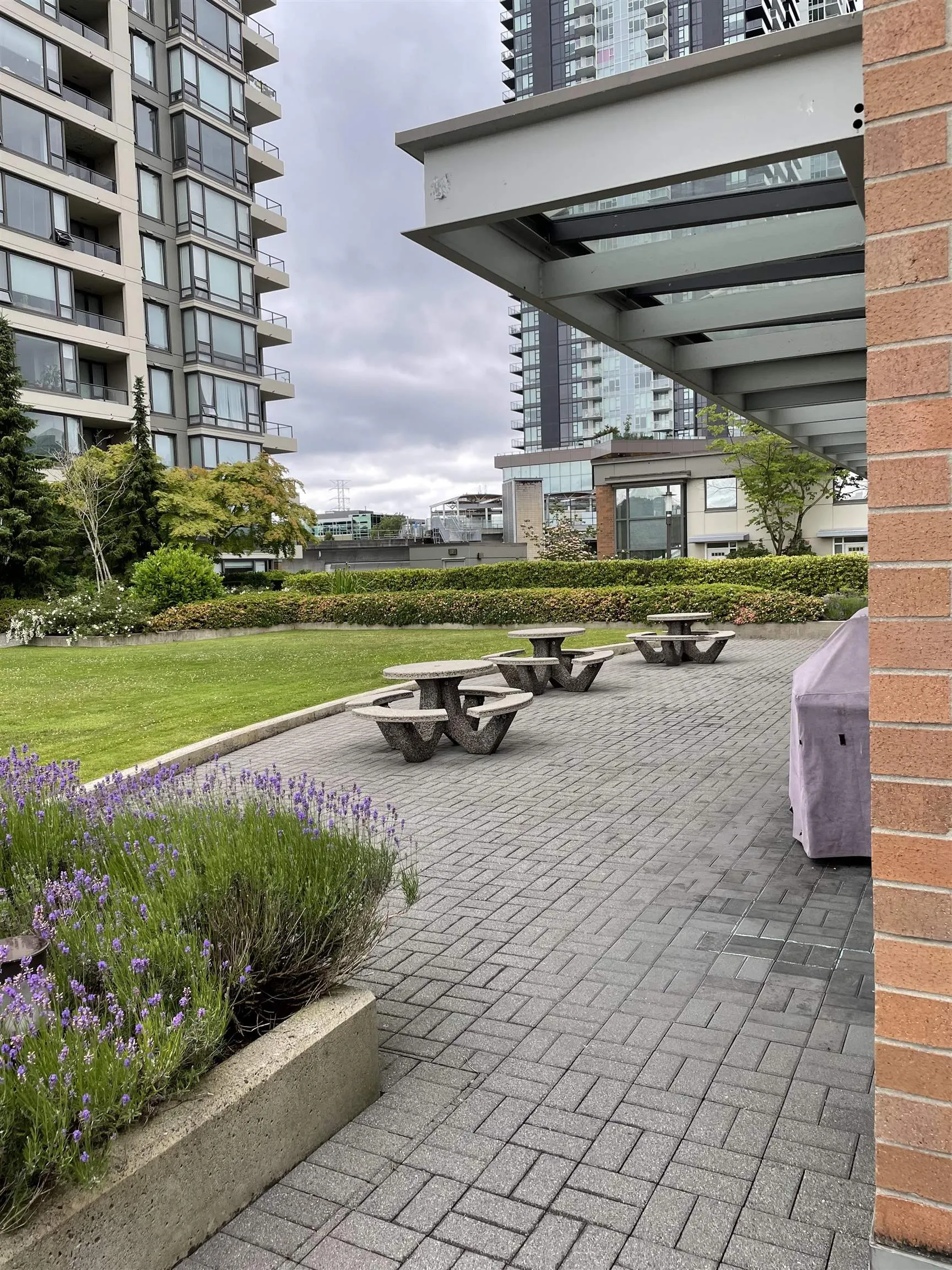 1707 4178 Dawson Street