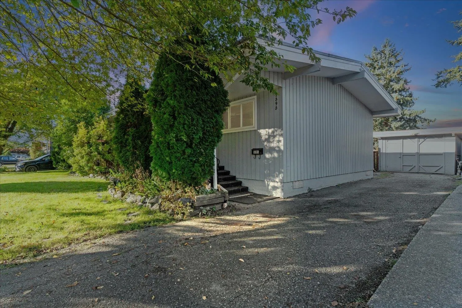 9395 Carleton Street