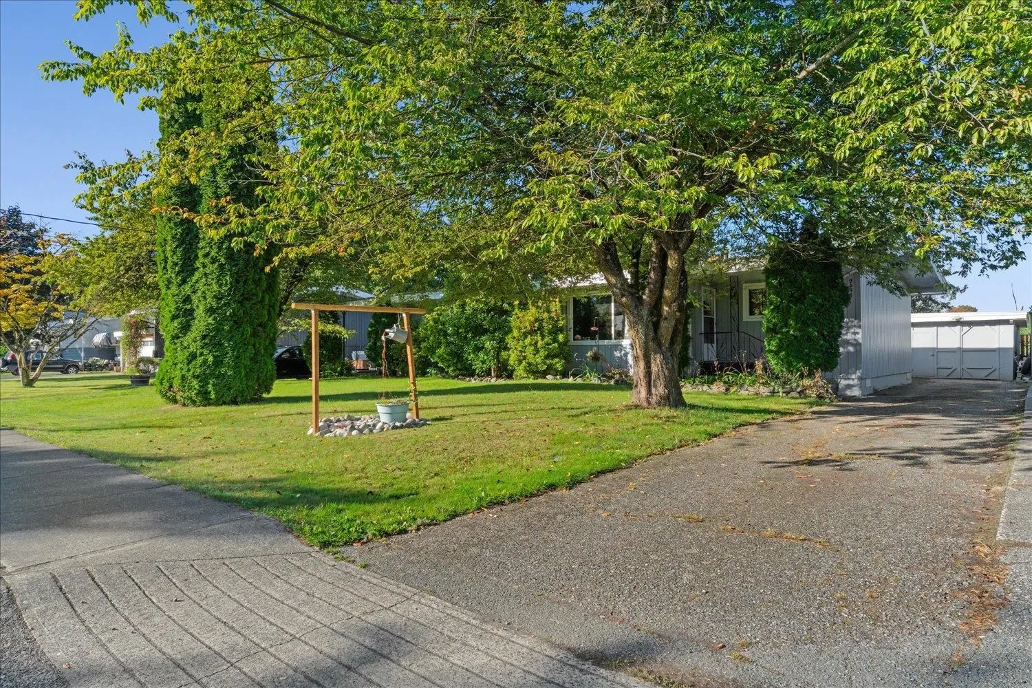 9395 Carleton Street