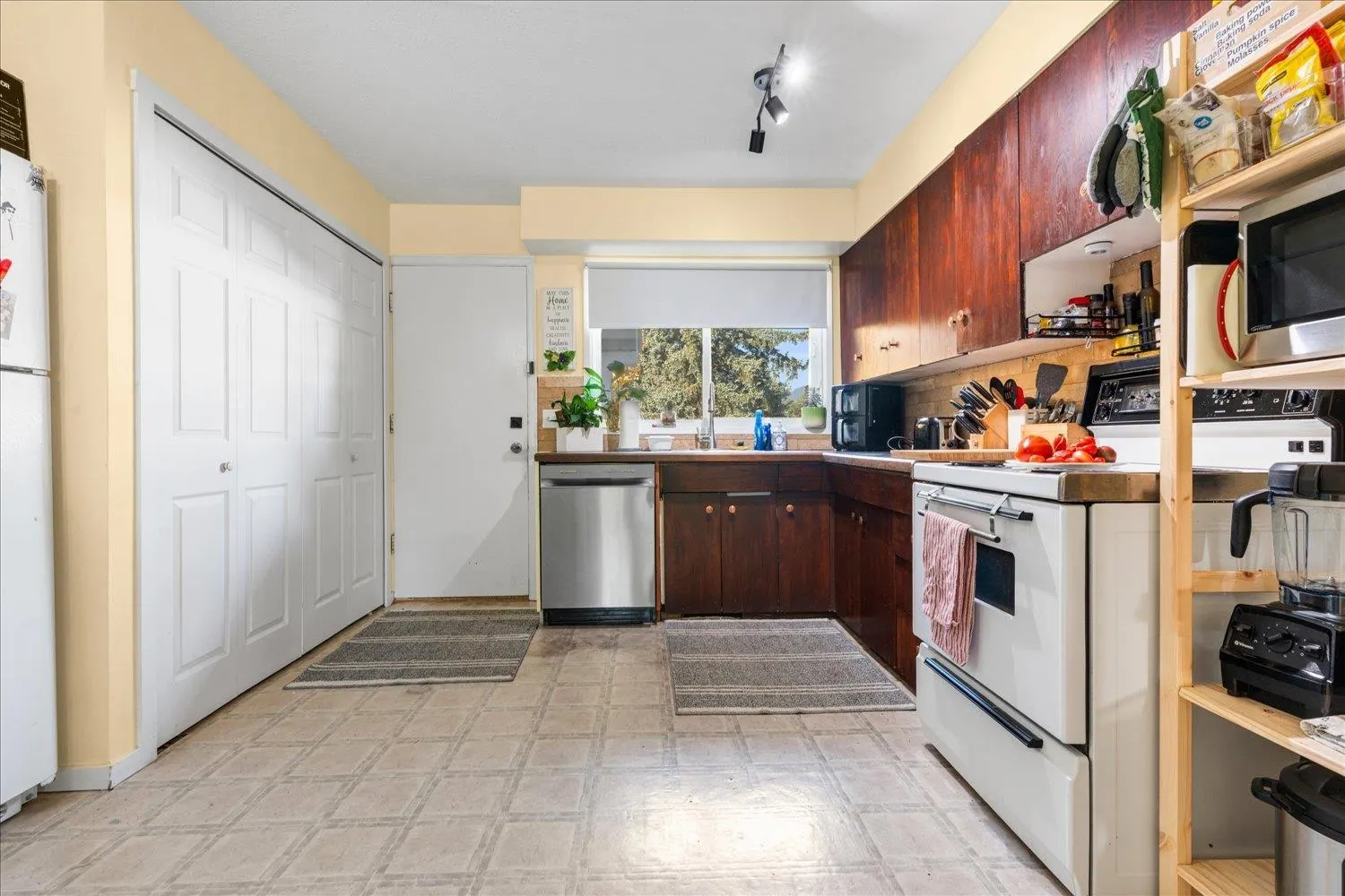 9395 Carleton Street