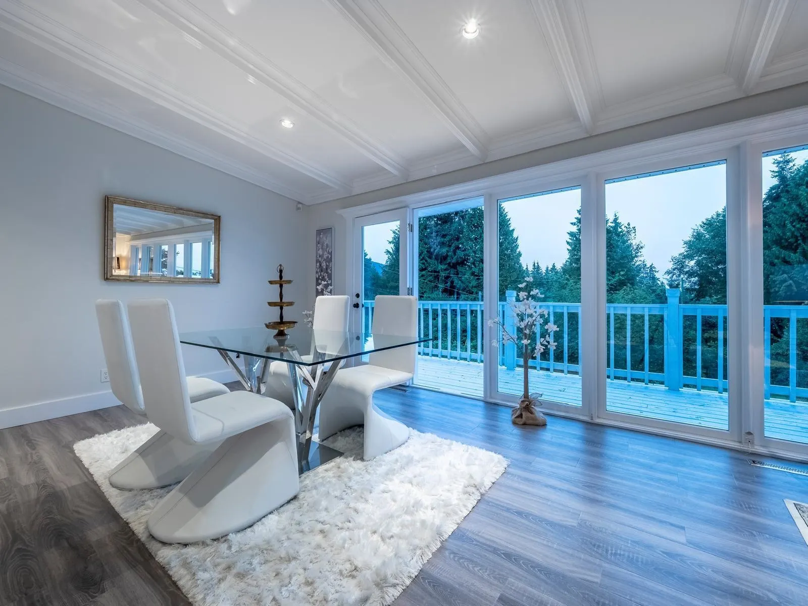 638 King Georges Way