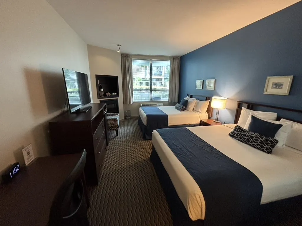 209 15611 Marine Drive