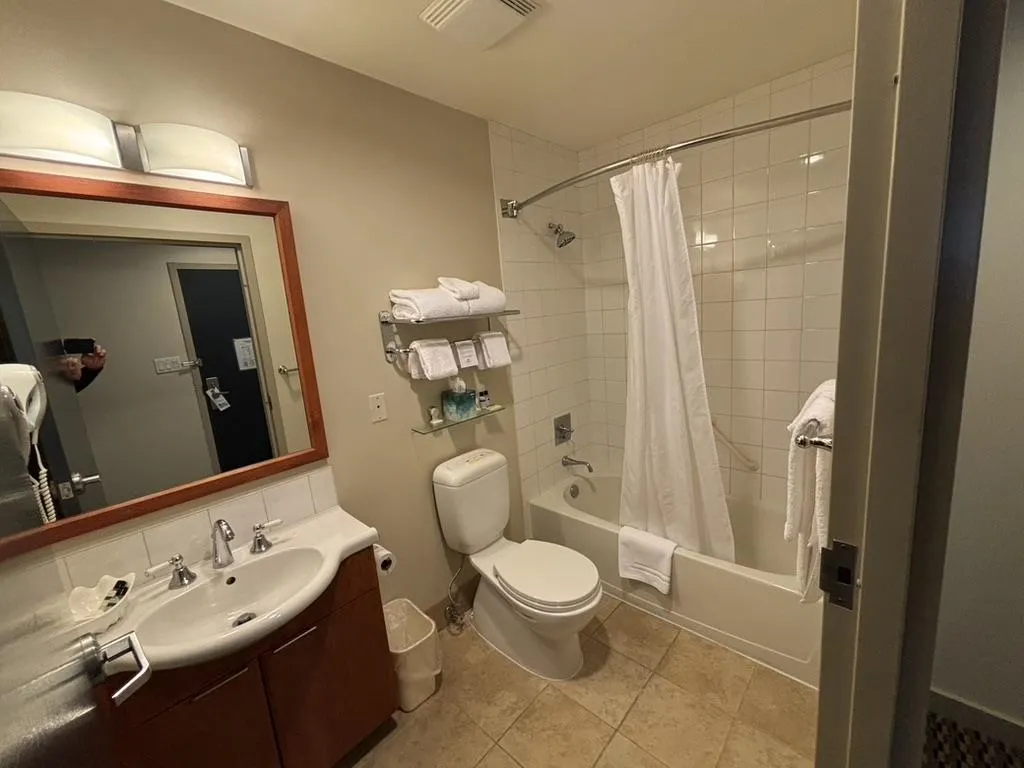 209 15611 Marine Drive