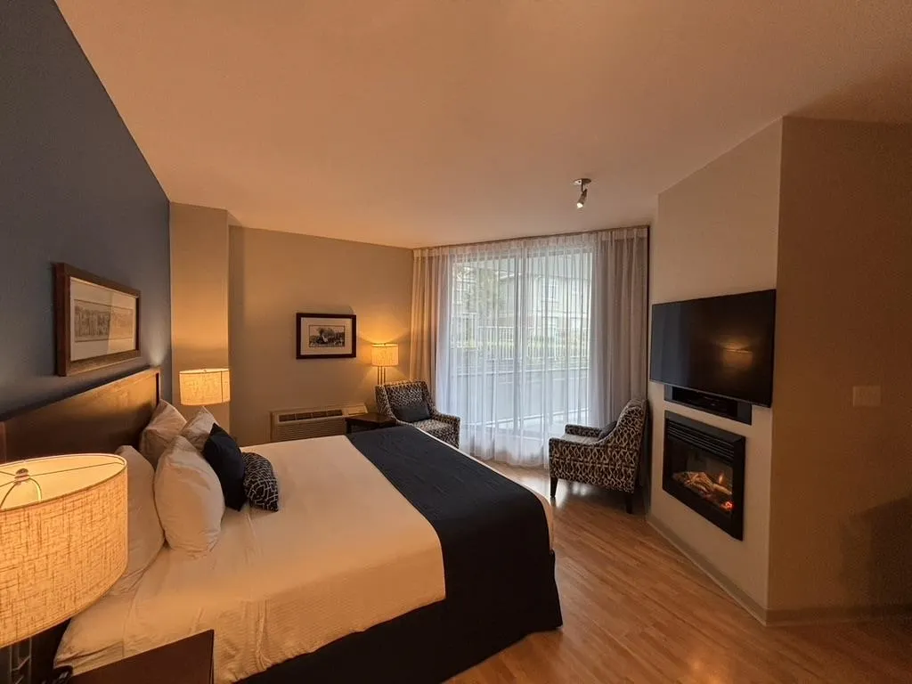 209 15611 Marine Drive