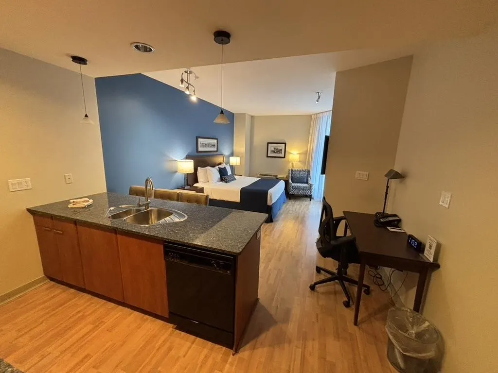 209 15611 Marine Drive