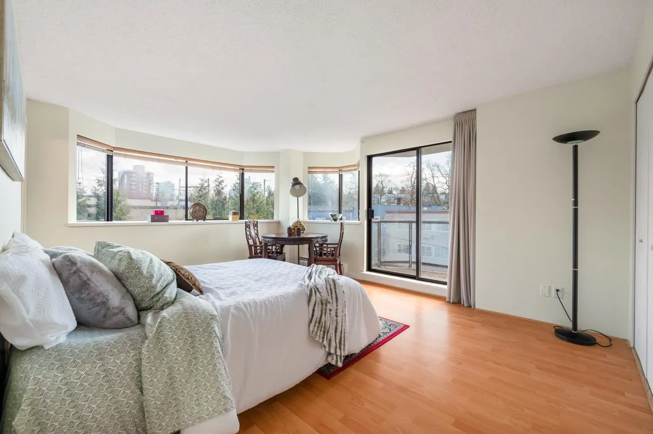 4A 1568 W 12th Avenue