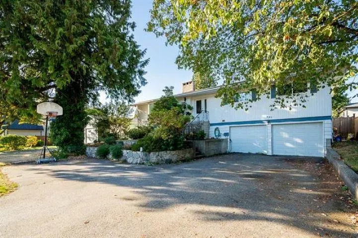845 Smith Avenue