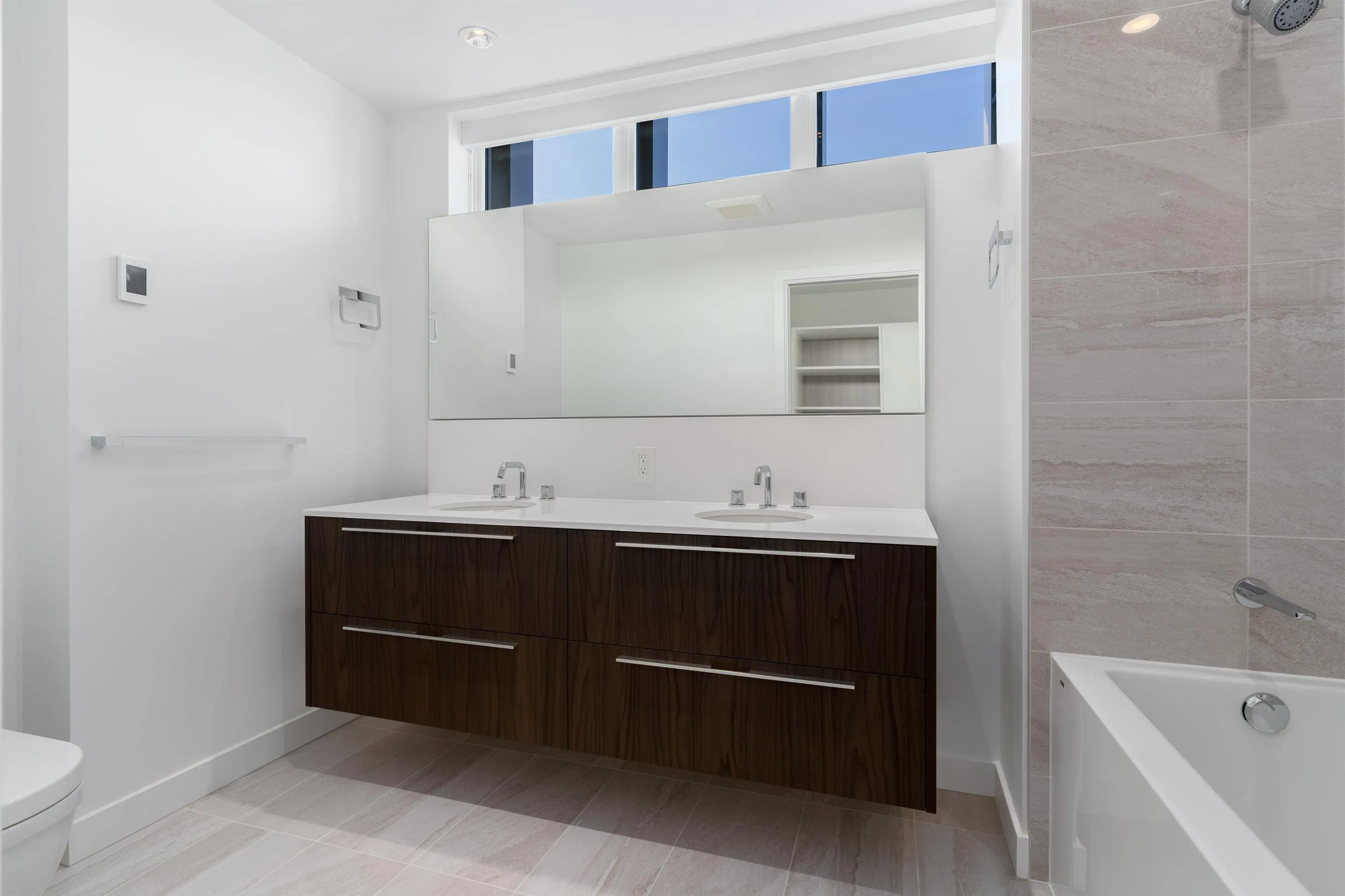 1205 6622 Pearson Way