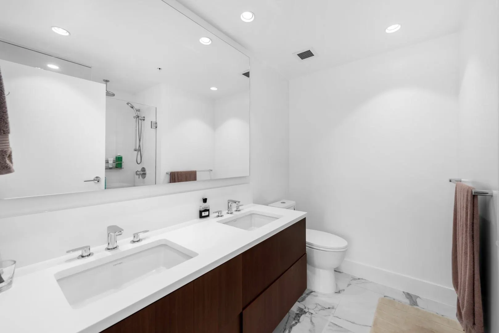 606 1632 Lions Gate Lane